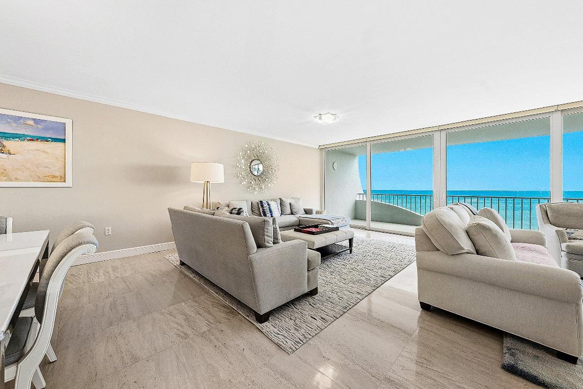 SAILFISH POINT - Residential