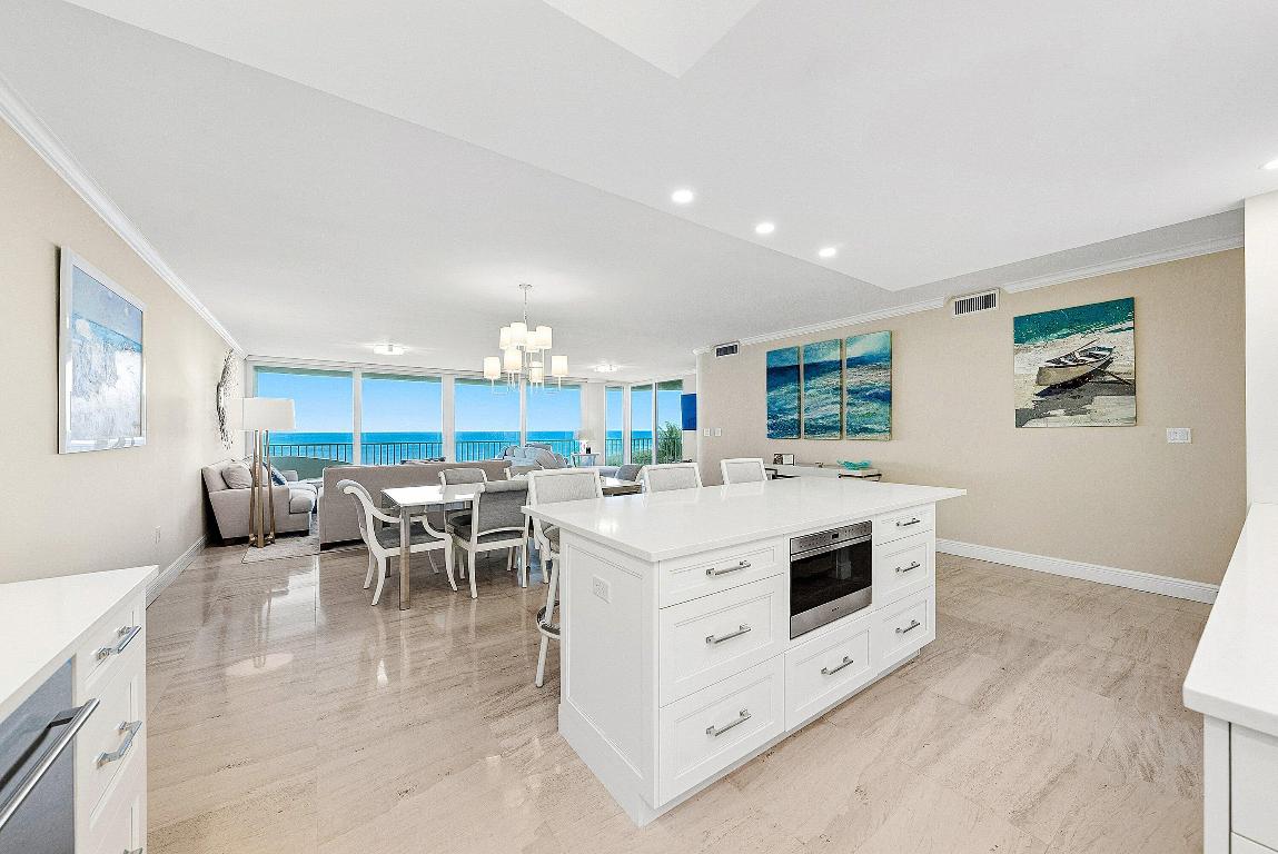 SAILFISH POINT - Residential