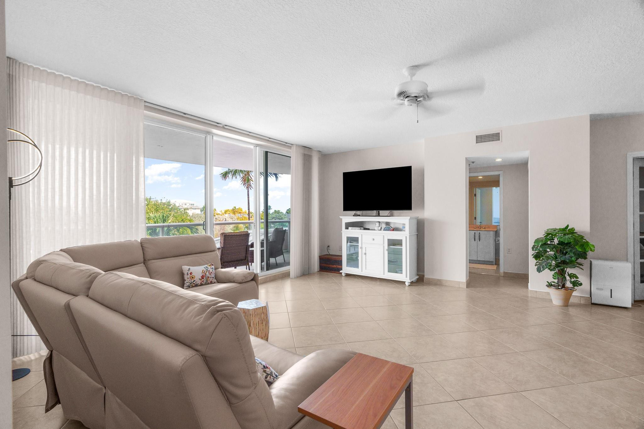 OCEAN PLAZA - Residential