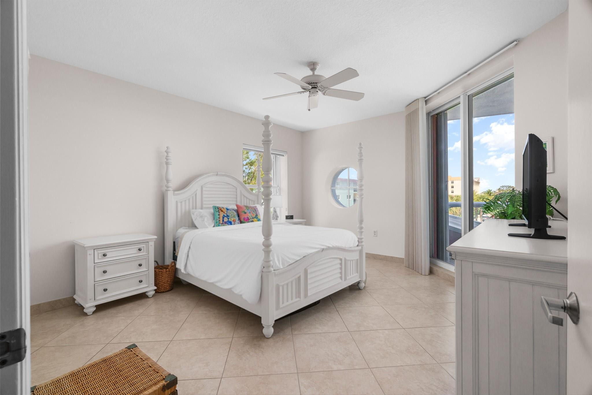 OCEAN PLAZA - Residential