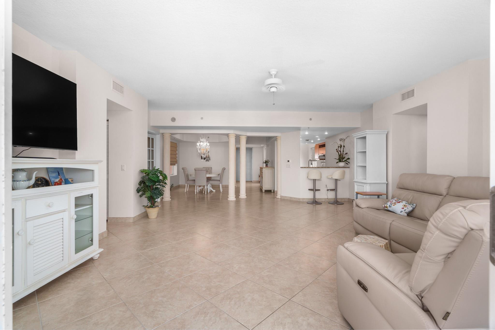 OCEAN PLAZA - Residential