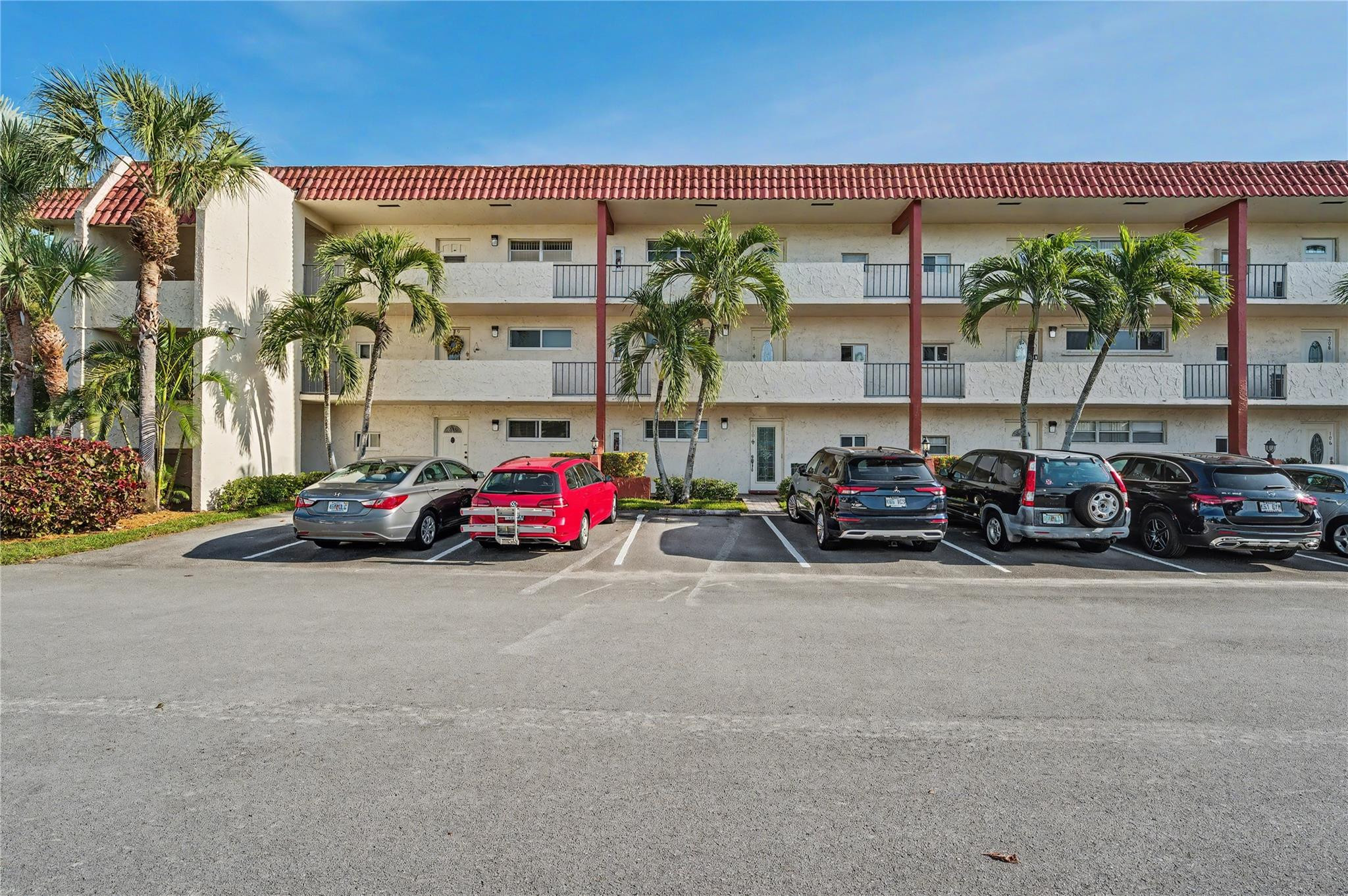 Hollybrook Golf & Tennis - Residential