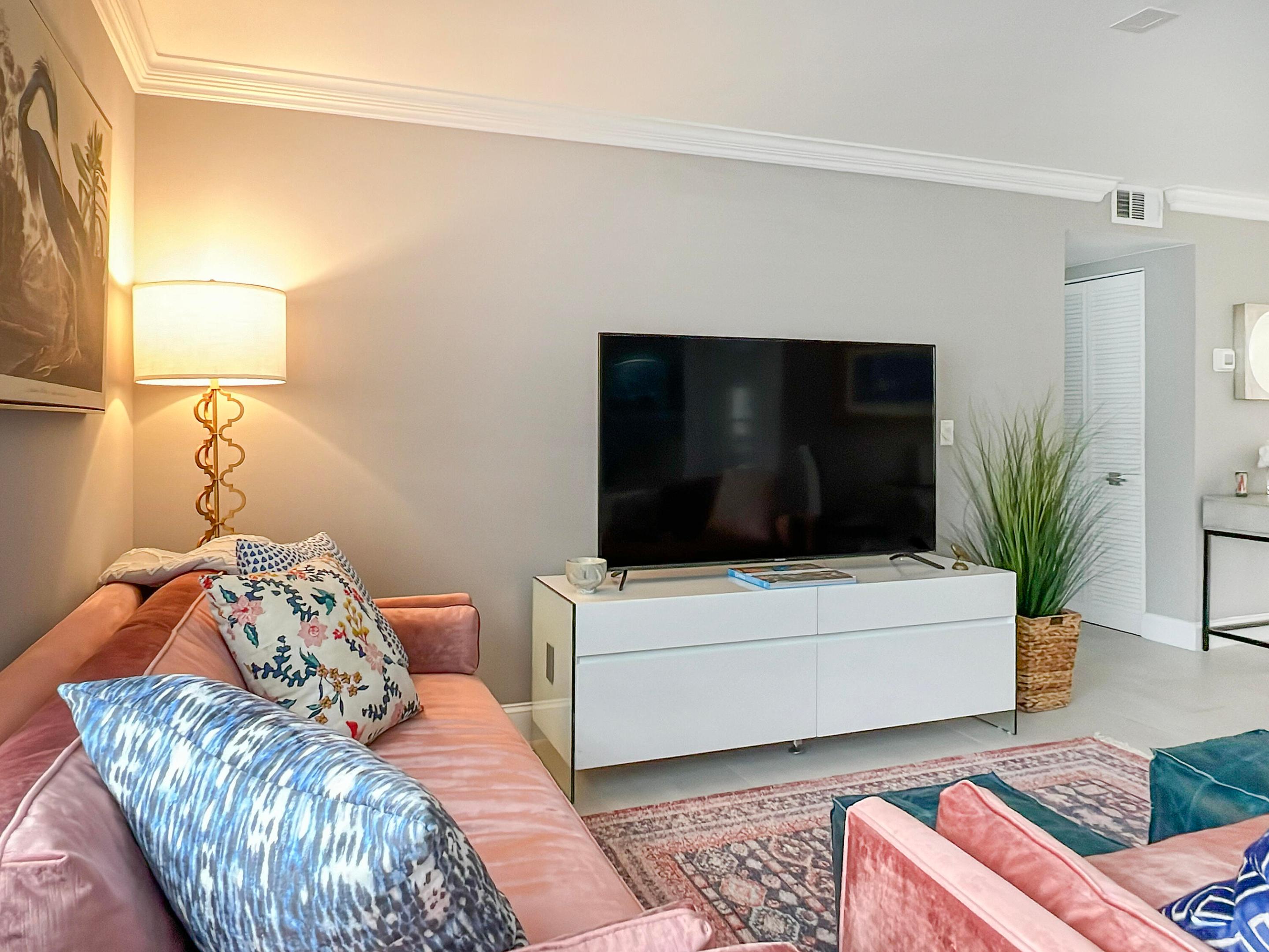 LUCERNE POINTE ONE,TWO,THREE FOUR,SEVEN,EIGHT,NINE - Residential