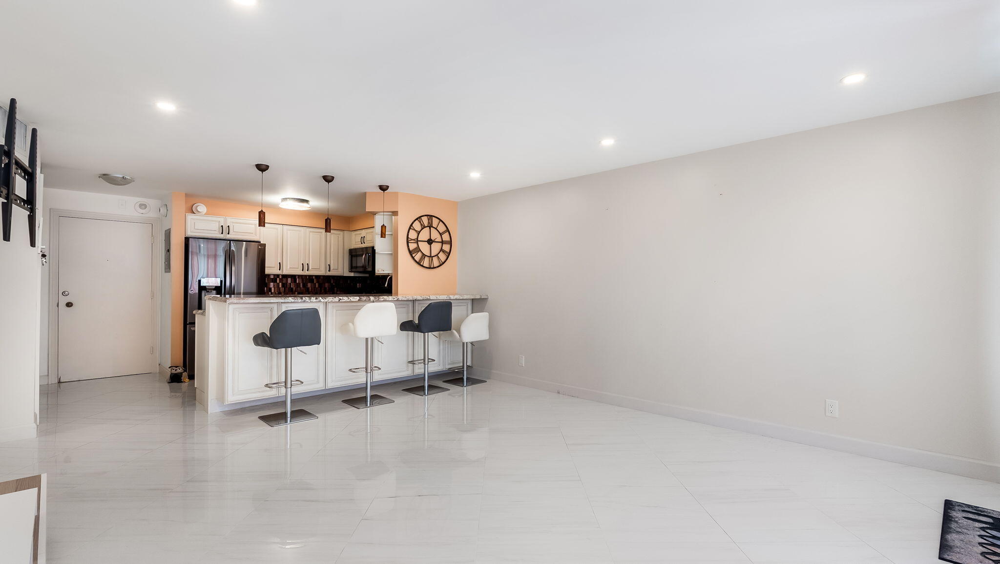 OCEAN MONARCH CONDO - Residential Lease