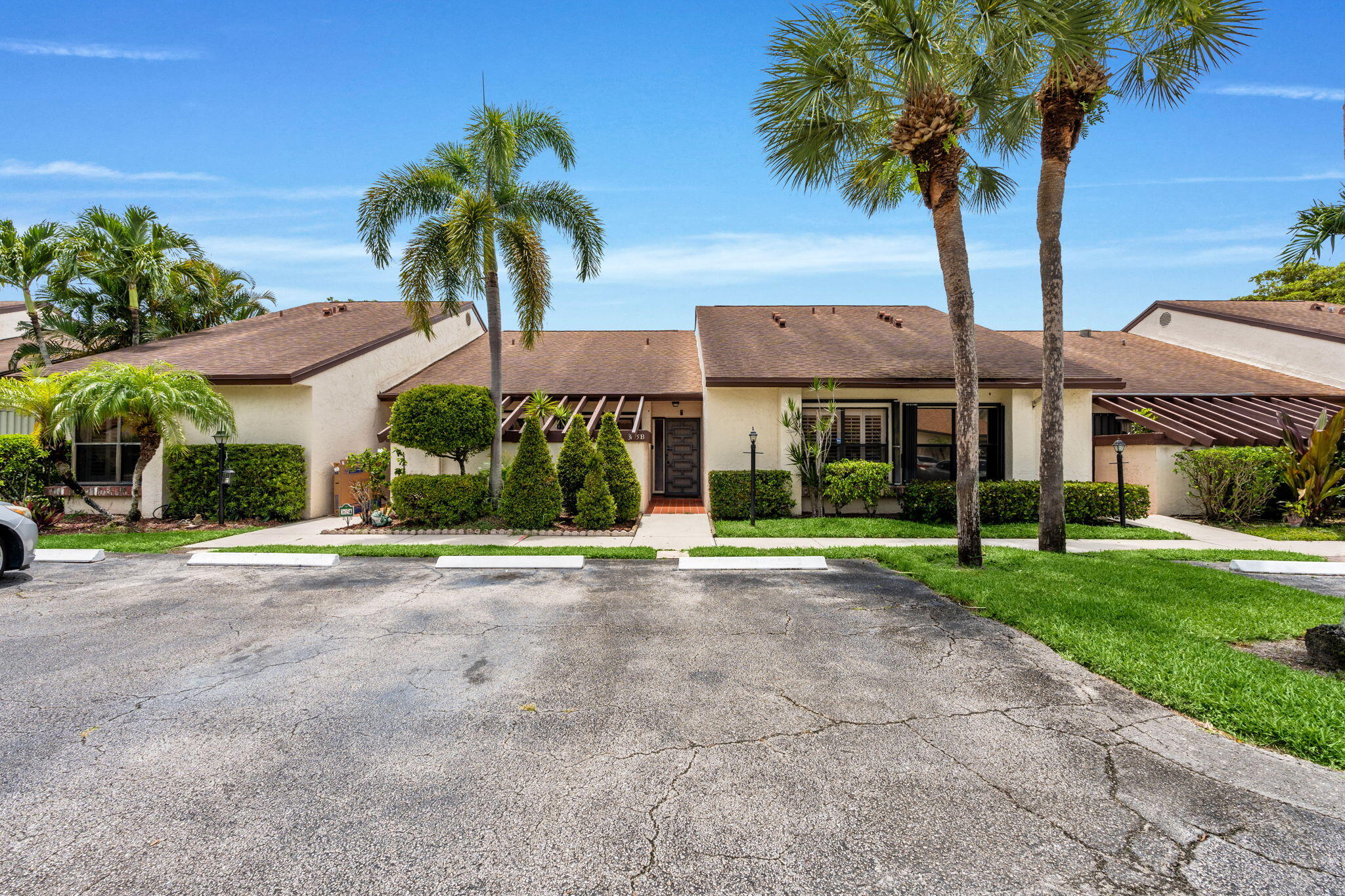 VILLAS OF WILLOW BEND - Residential