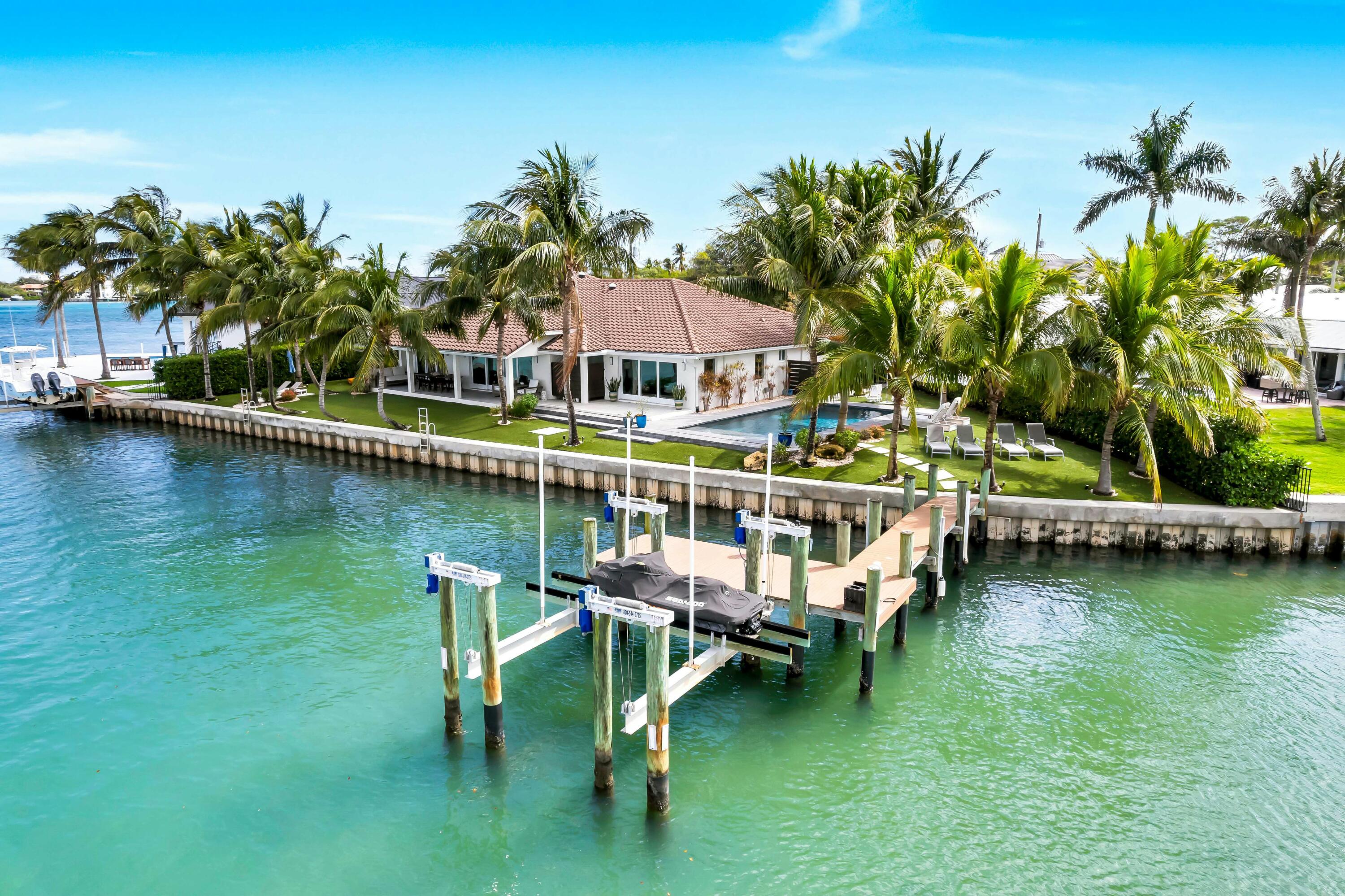 RIO VISTA OF ISLAND SHORES - Residential
