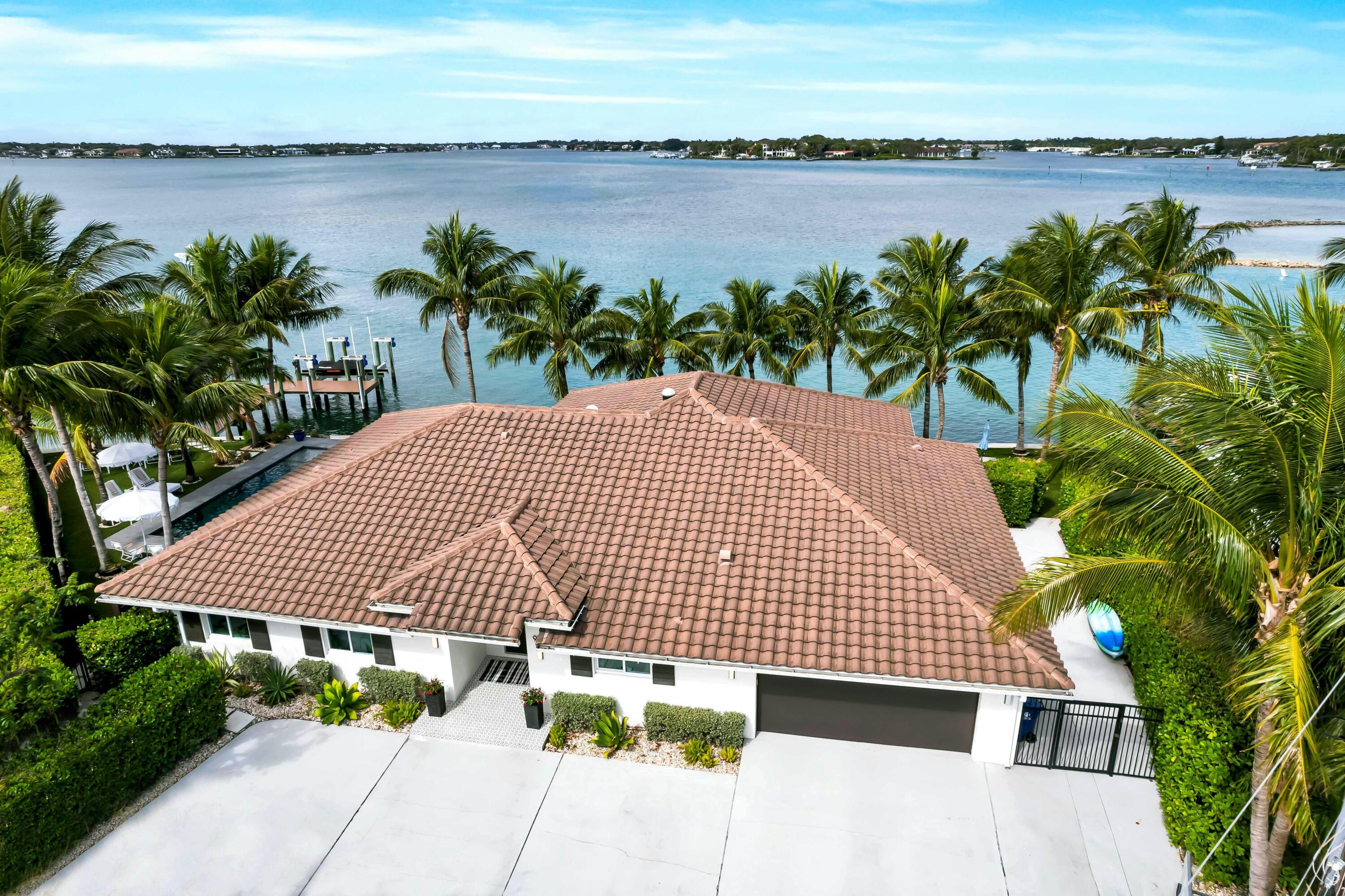 RIO VISTA OF ISLAND SHORES - Residential