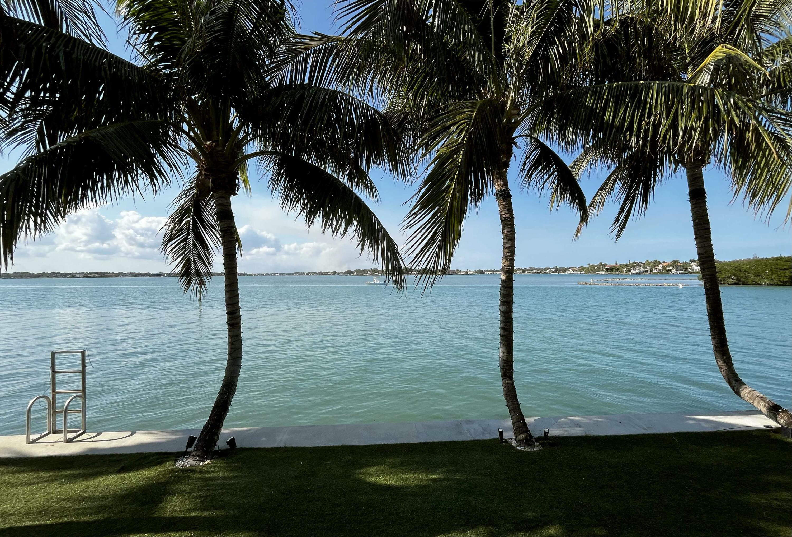RIO VISTA OF ISLAND SHORES - Residential