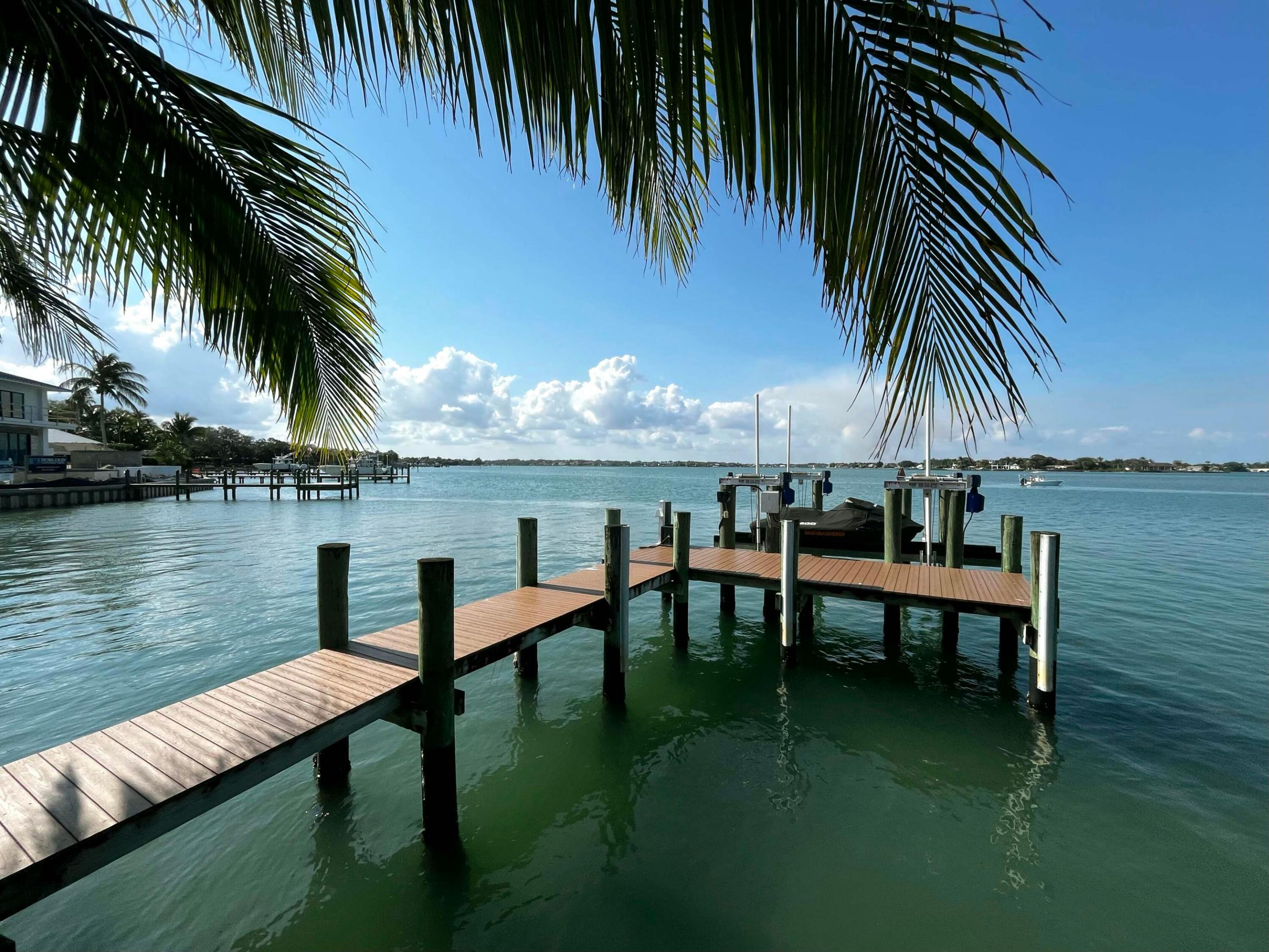 RIO VISTA OF ISLAND SHORES - Residential