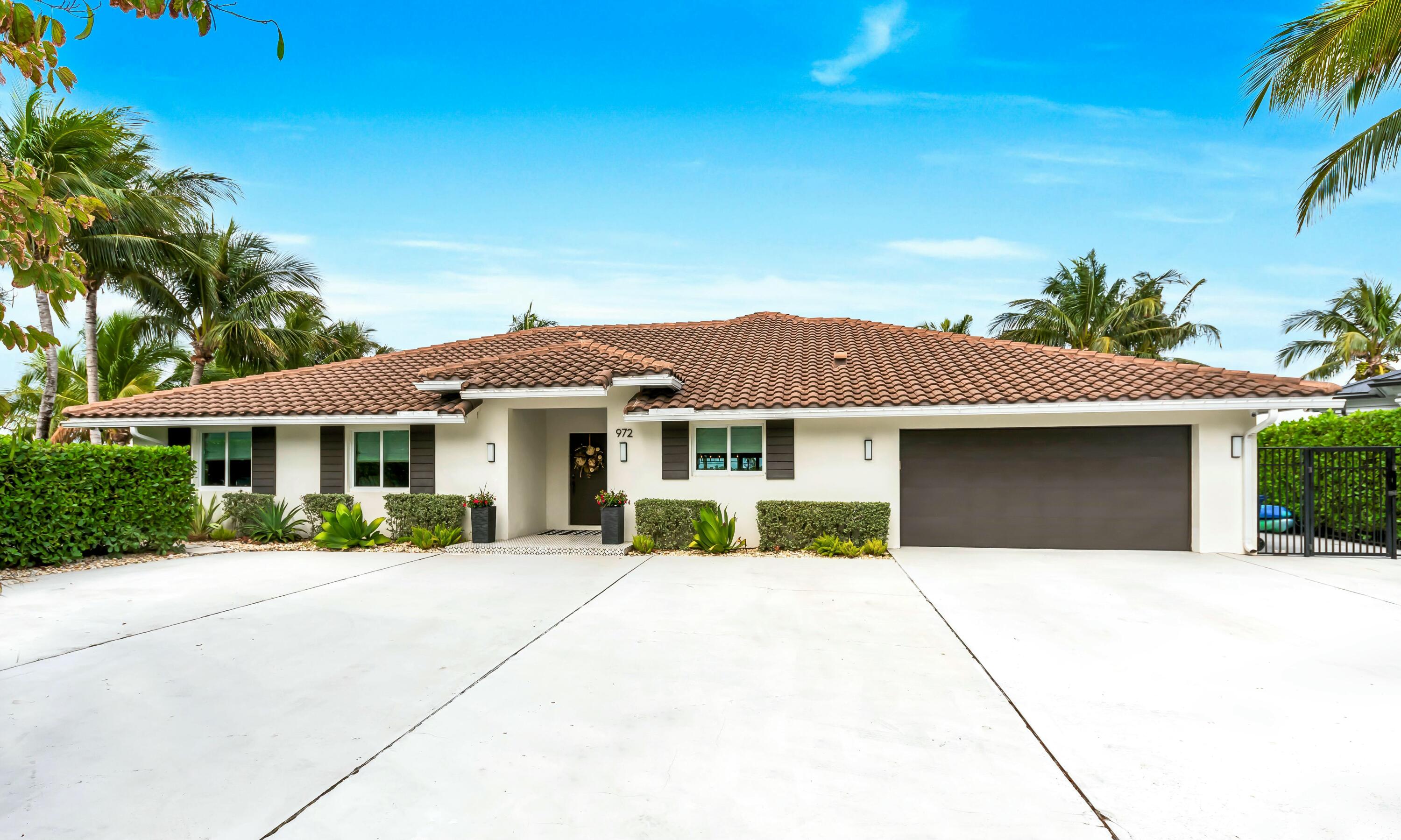 RIO VISTA OF ISLAND SHORES - Residential