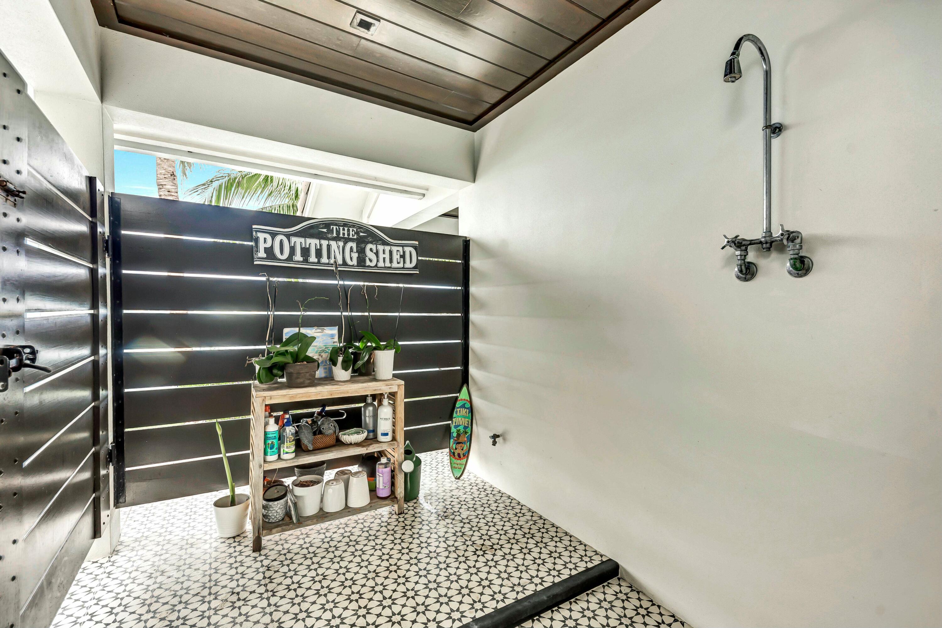 RIO VISTA OF ISLAND SHORES - Residential