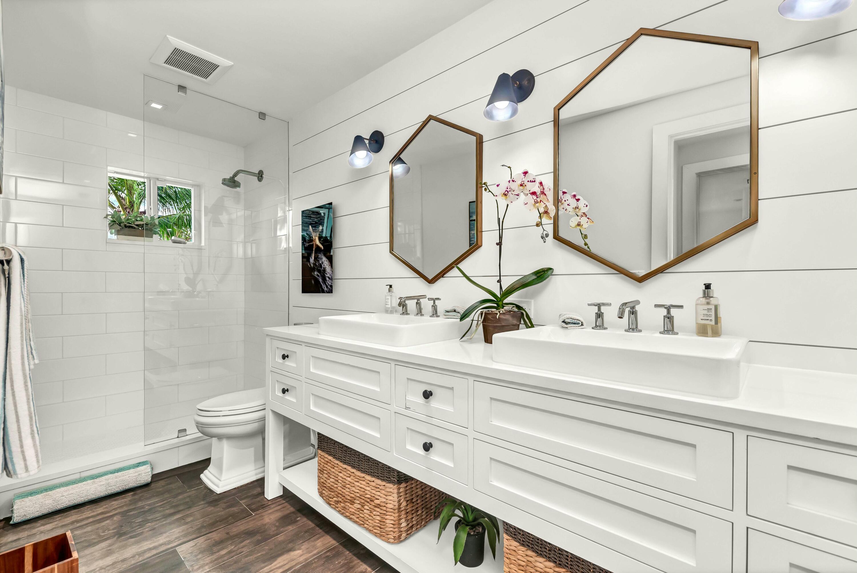 RIO VISTA OF ISLAND SHORES - Residential