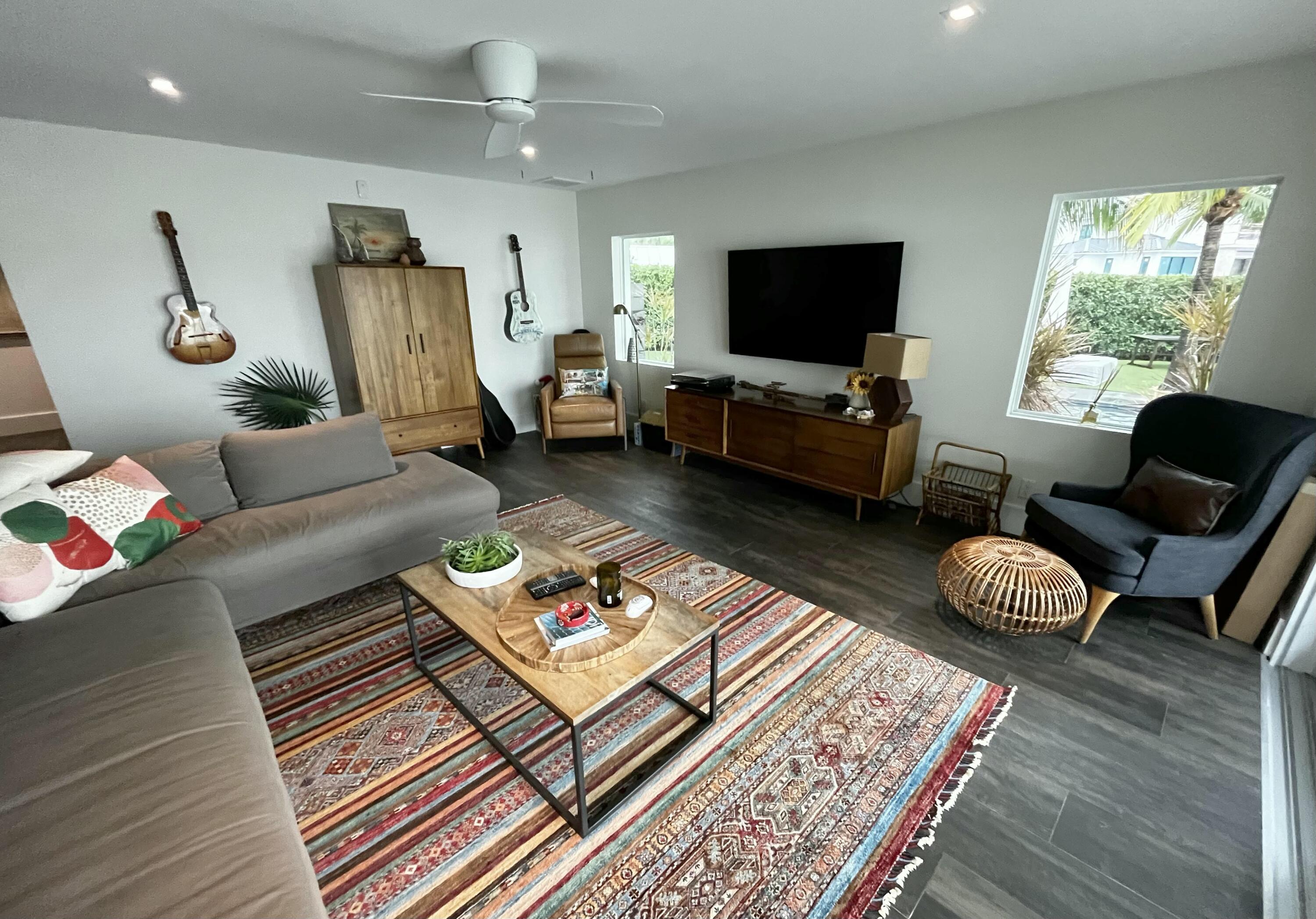 RIO VISTA OF ISLAND SHORES - Residential