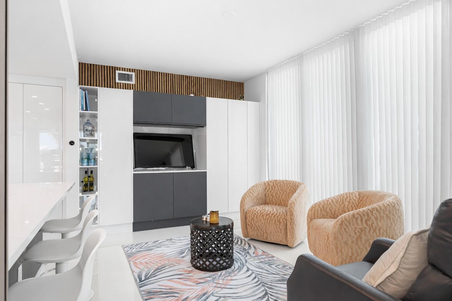 DIPLOMAT OCEANFRONT RESIDENCES - Residential