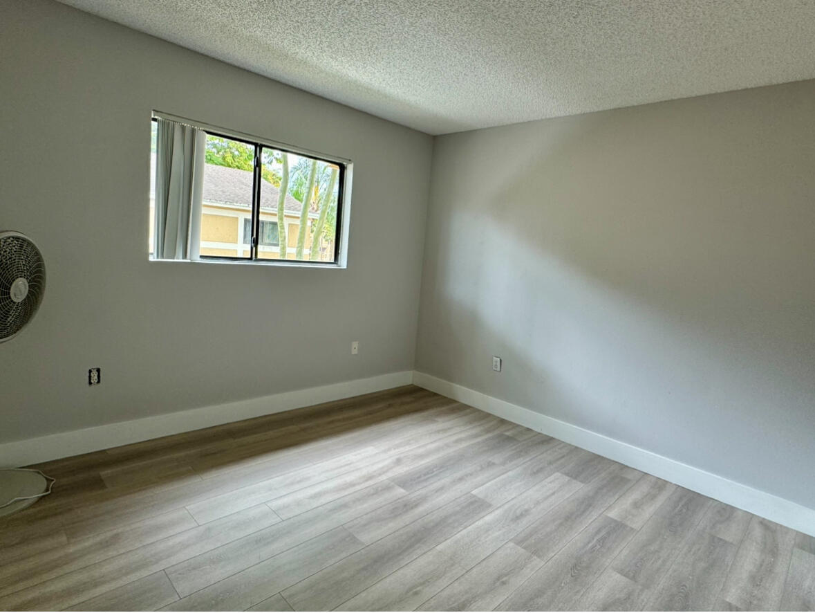 PALMS OF PEMBROKE CONDO - Residential Lease