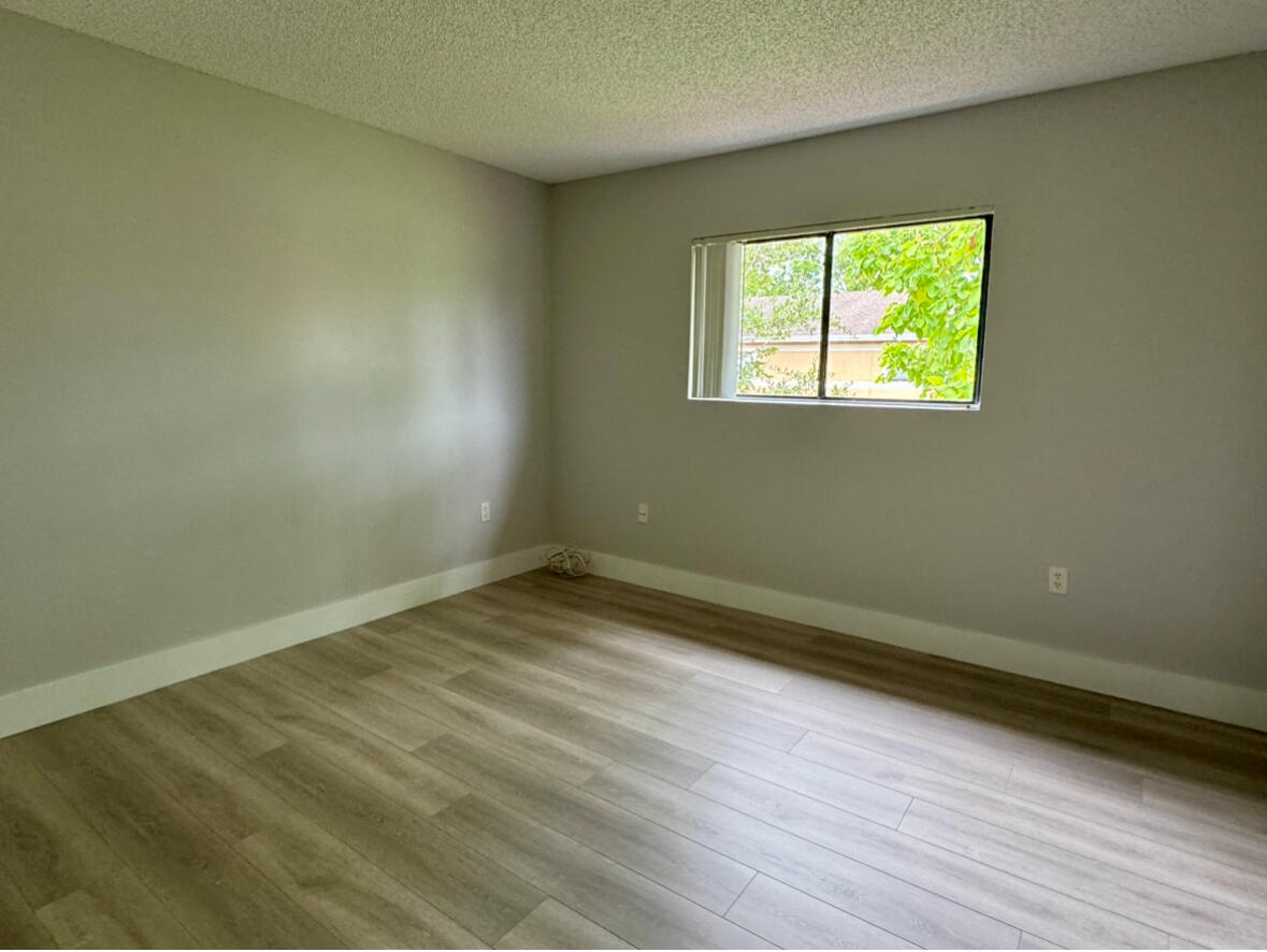 PALMS OF PEMBROKE CONDO - Residential Lease