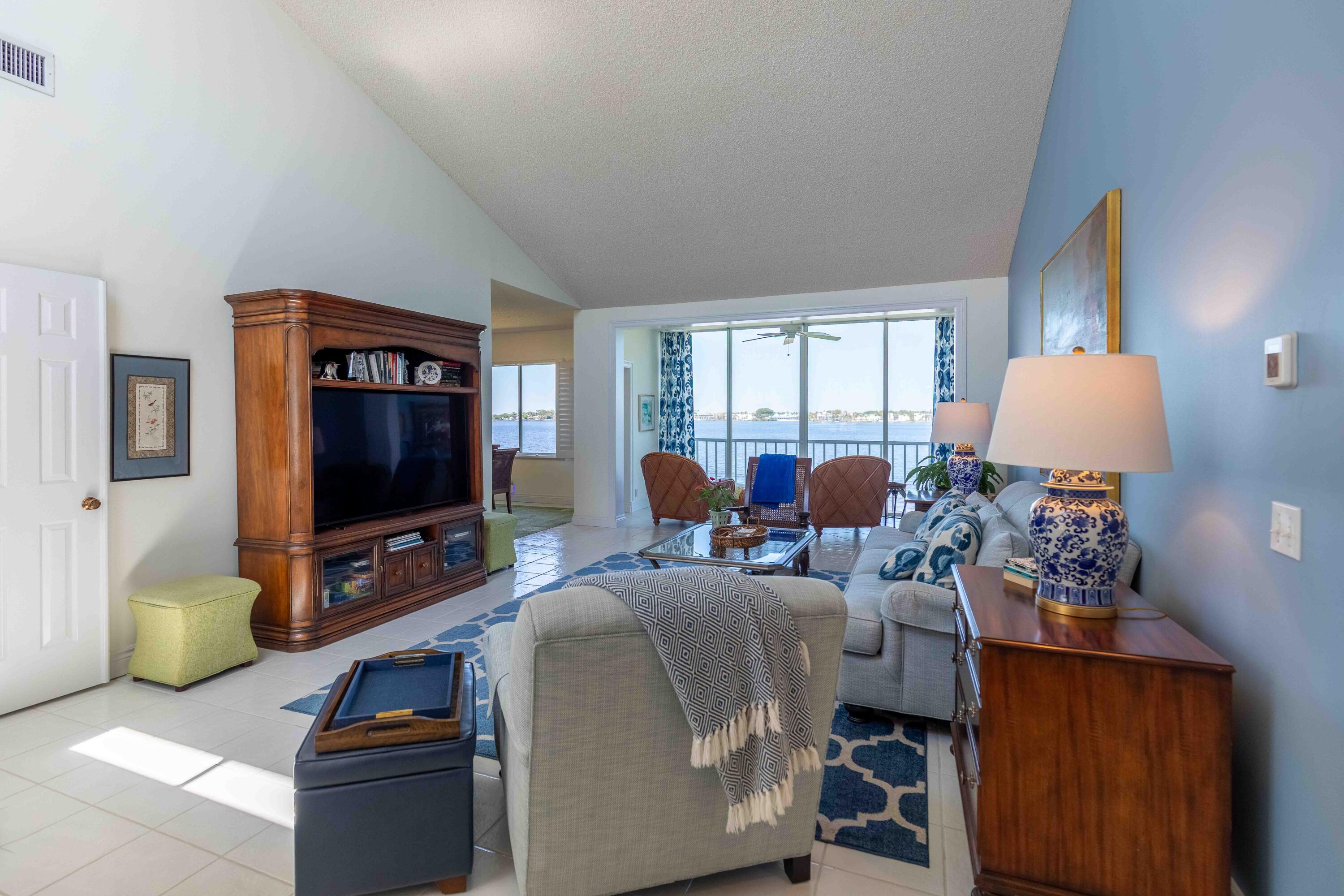 HARBOUR RIDGE Y&CC - SOUTH SHORE VILLAGE - Residential