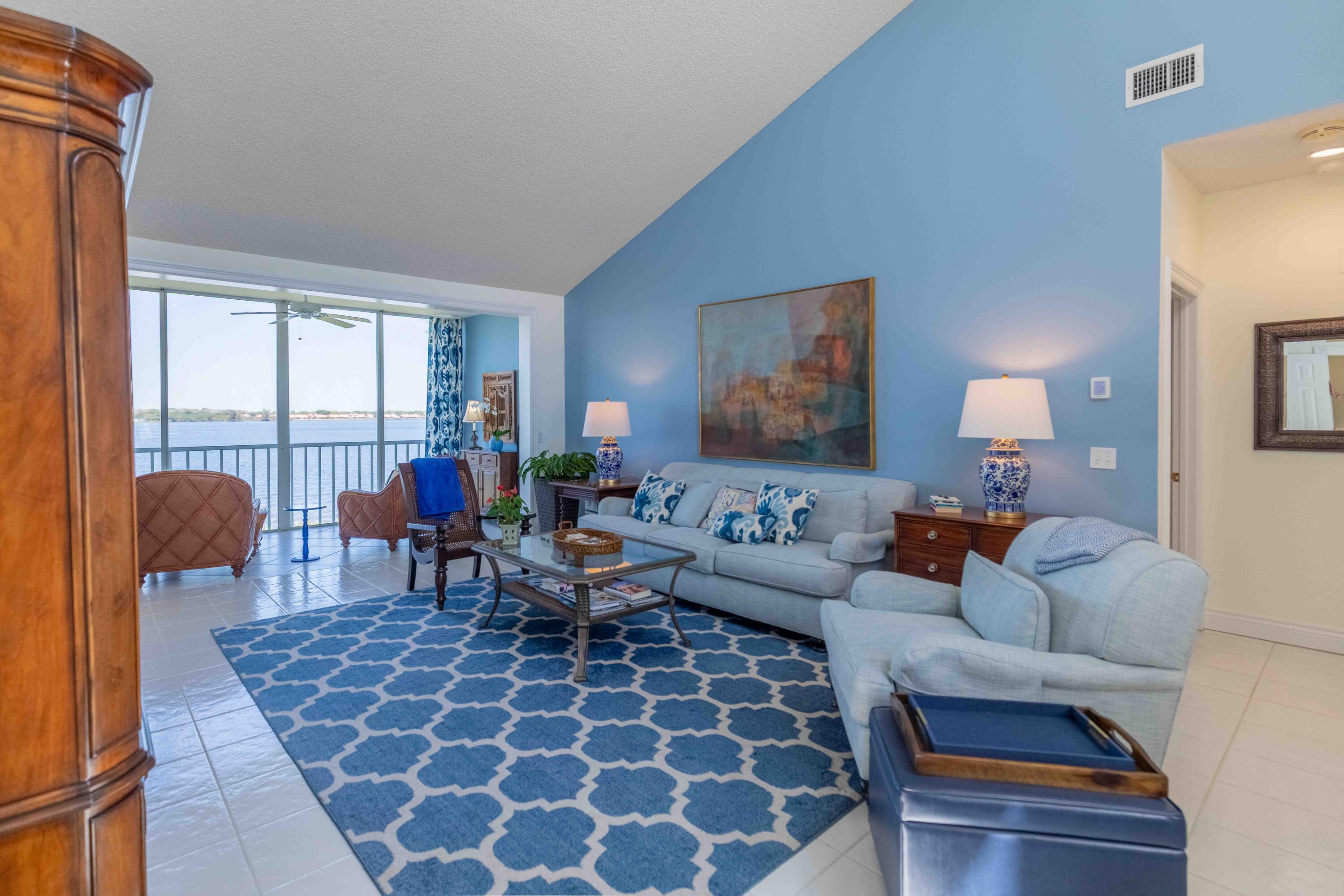 HARBOUR RIDGE Y&CC - SOUTH SHORE VILLAGE - Residential
