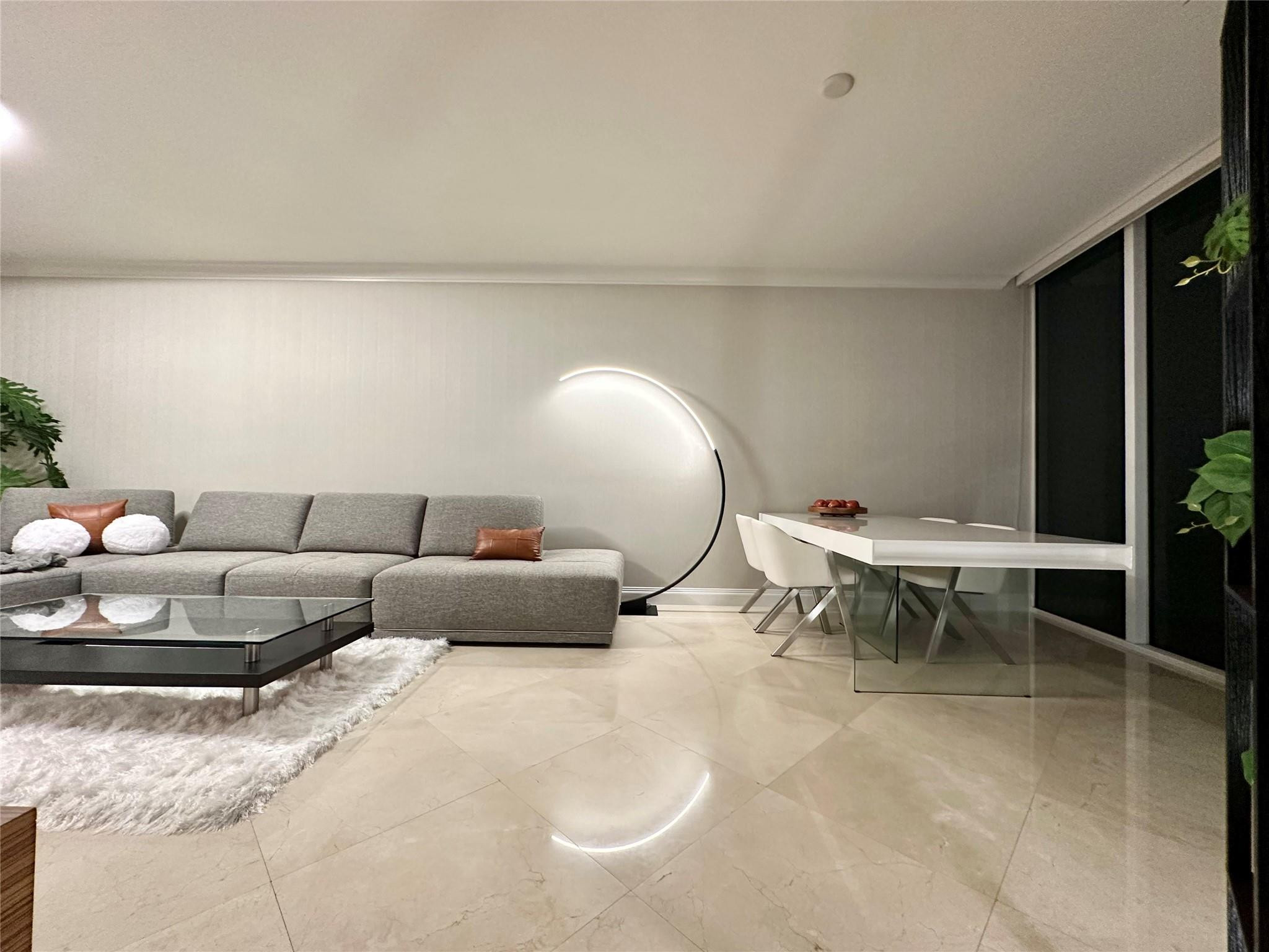 TRUMP ROYALE CONDO - Residential Lease