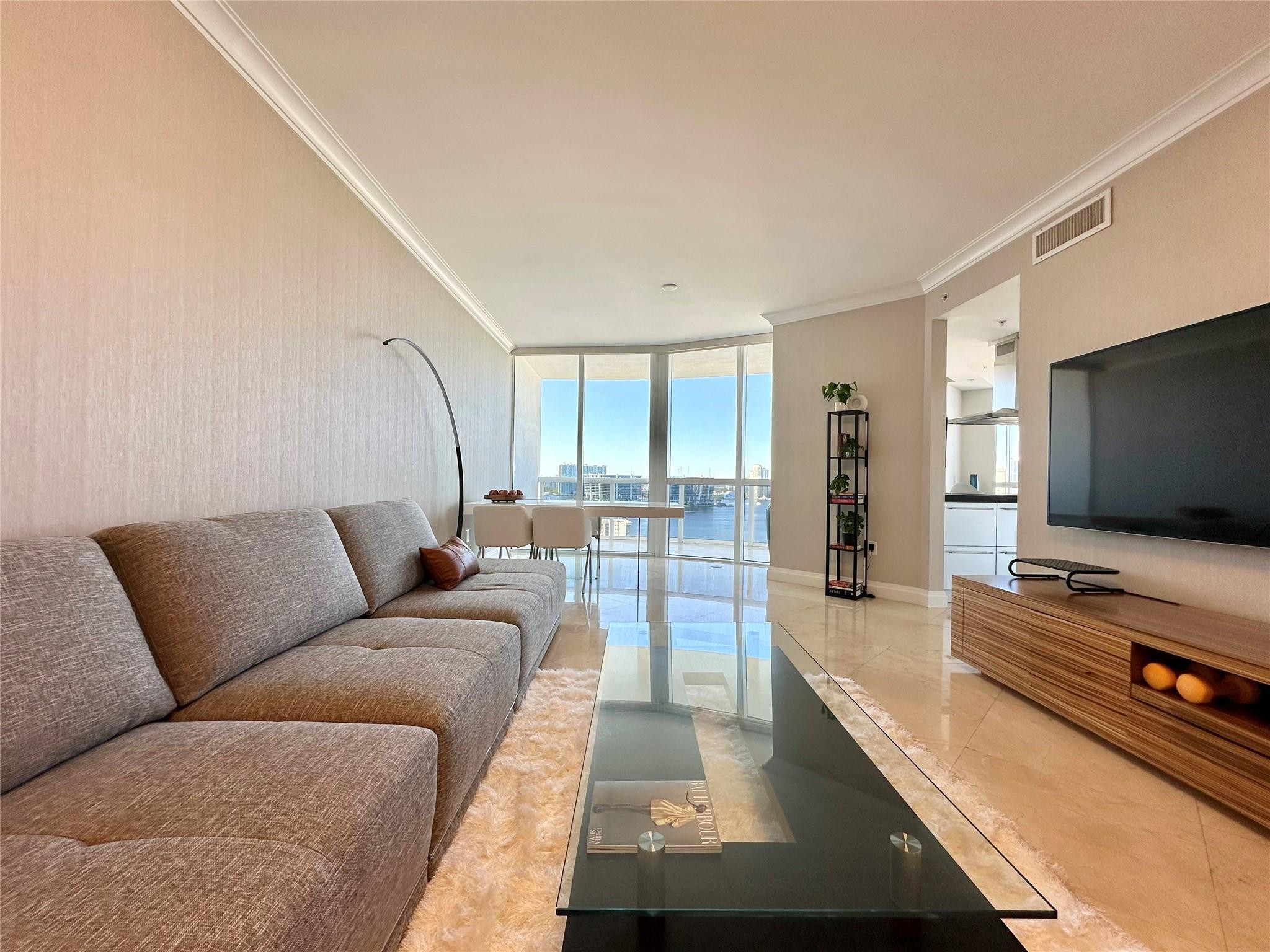 TRUMP ROYALE CONDO - Residential Lease