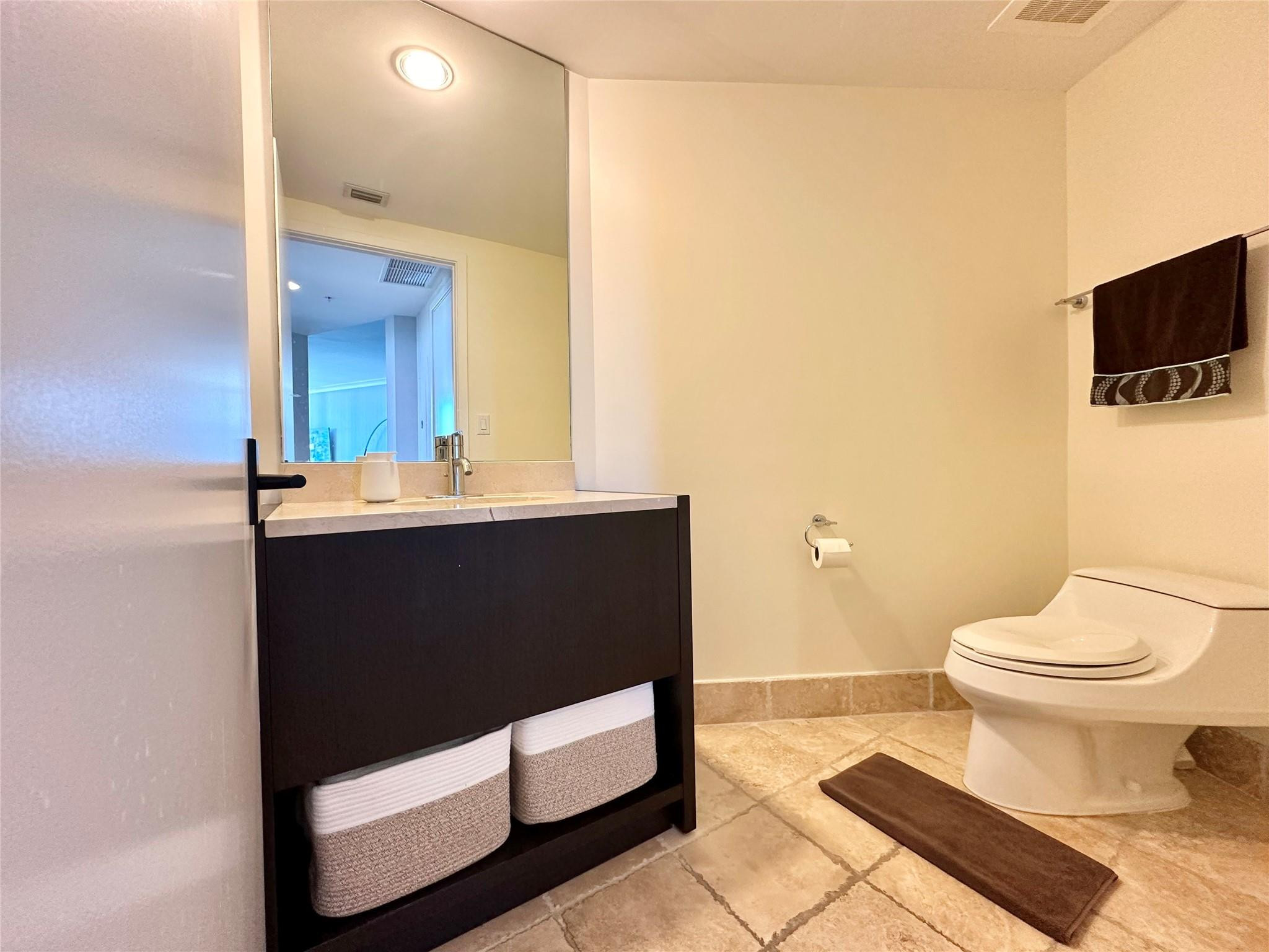TRUMP ROYALE CONDO - Residential Lease