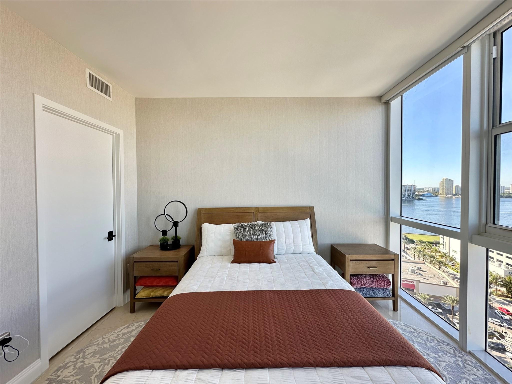 TRUMP ROYALE CONDO - Residential Lease