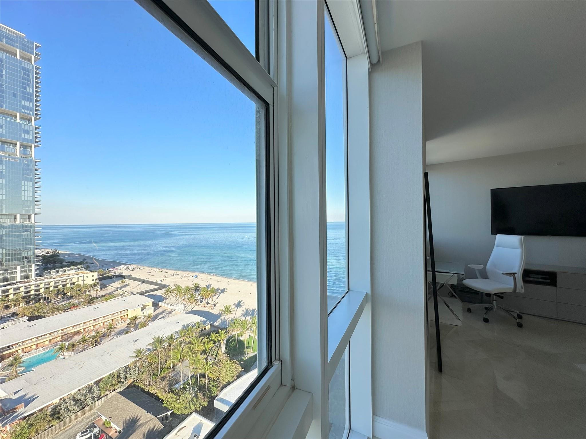 TRUMP ROYALE CONDO - Residential Lease