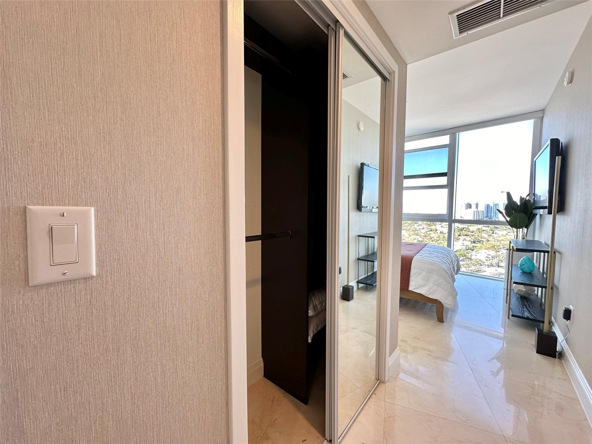 TRUMP ROYALE CONDO - Residential Lease