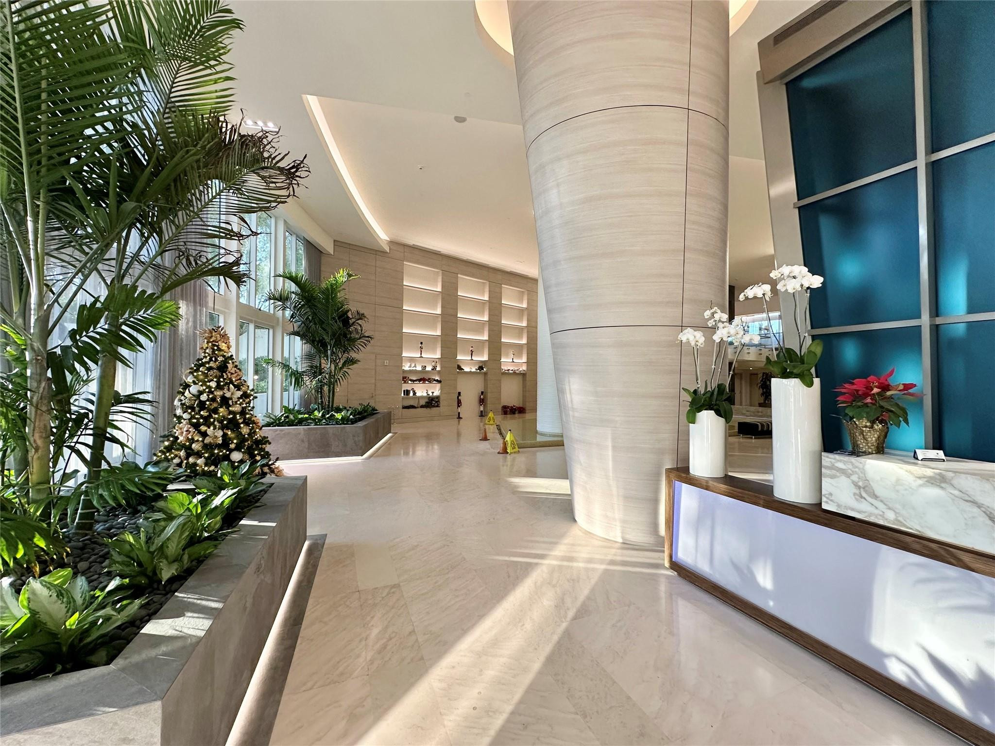 TRUMP ROYALE CONDO - Residential Lease
