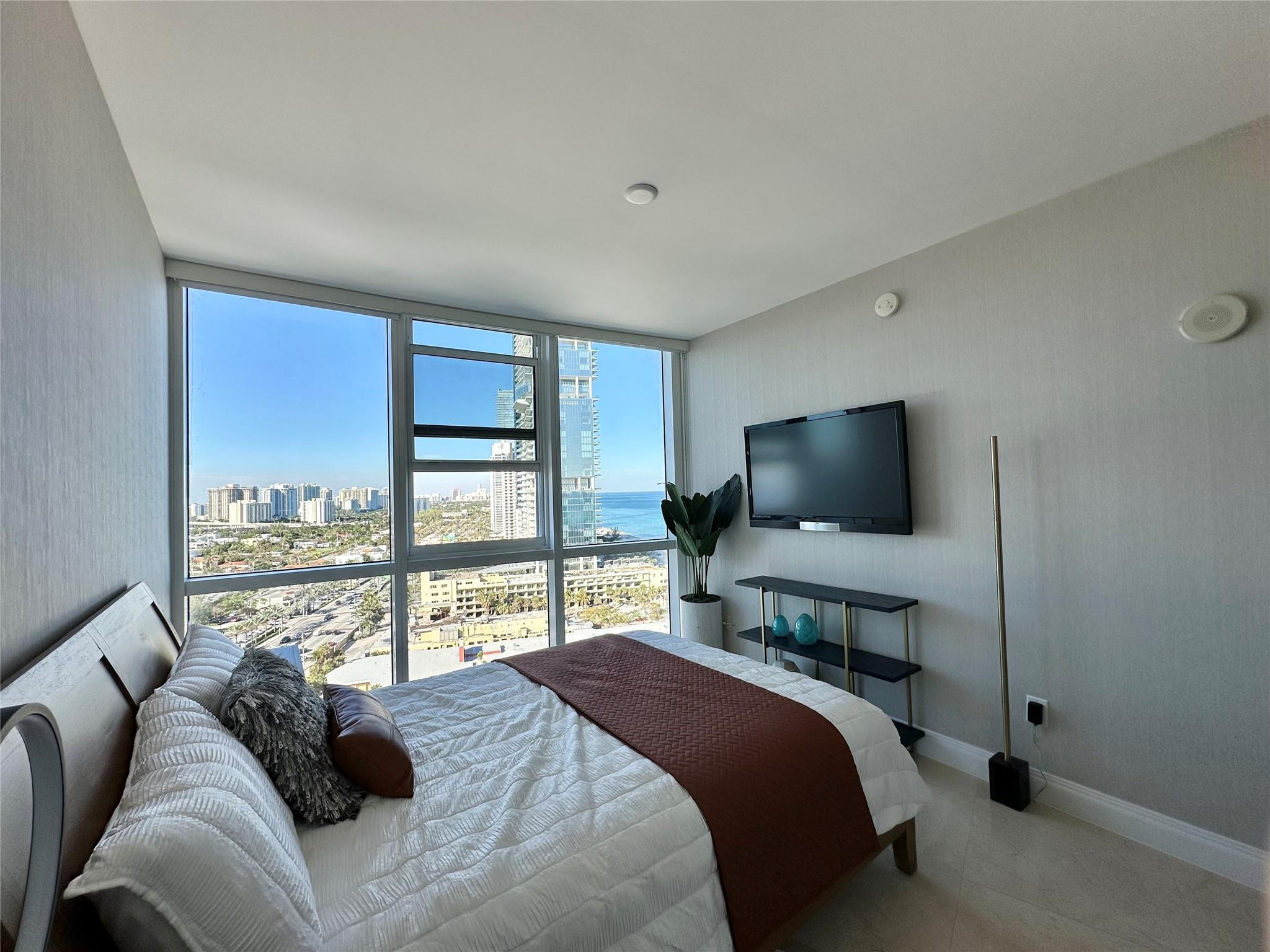 TRUMP ROYALE CONDO - Residential Lease