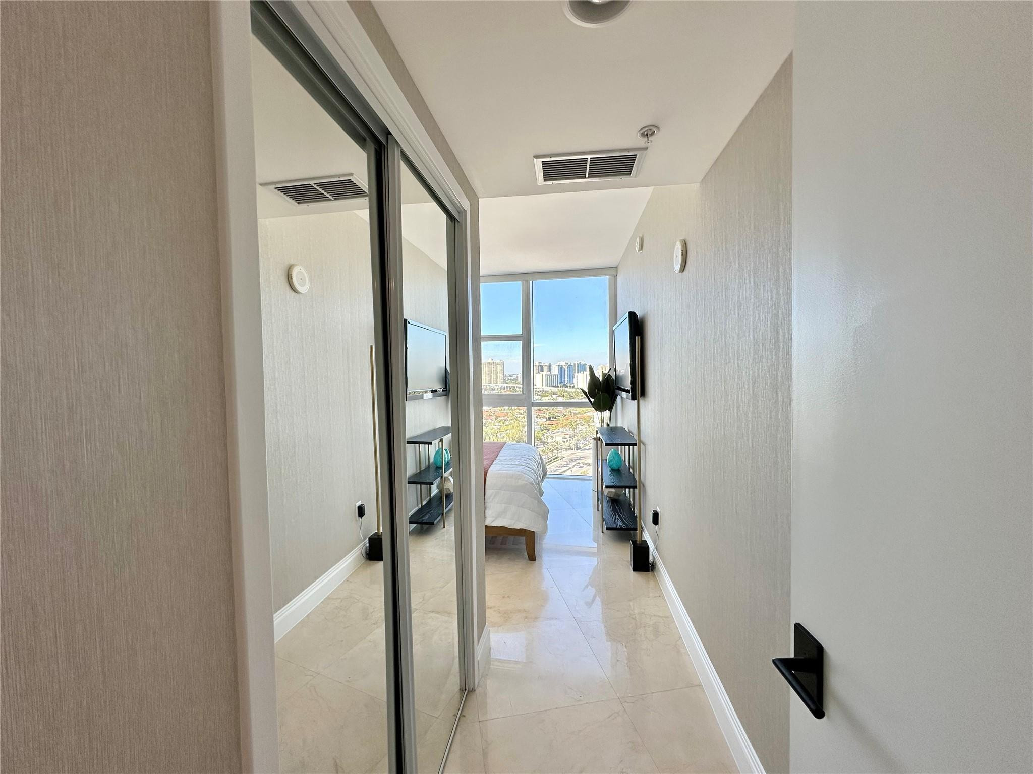 TRUMP ROYALE CONDO - Residential Lease