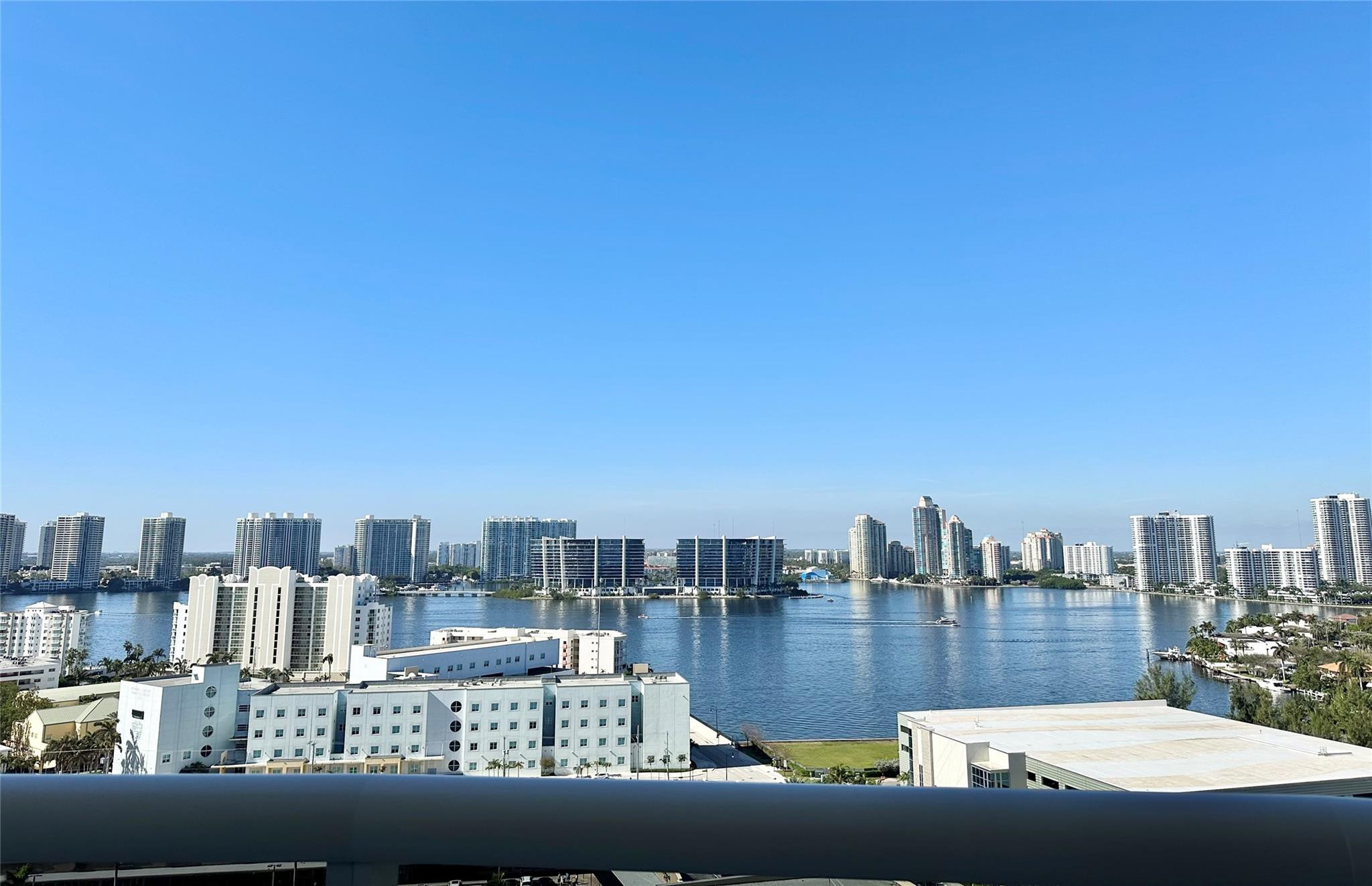 TRUMP ROYALE CONDO - Residential Lease