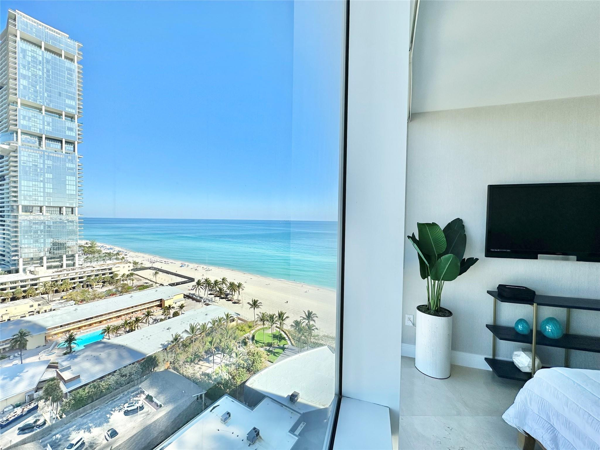 TRUMP ROYALE CONDO - Residential Lease