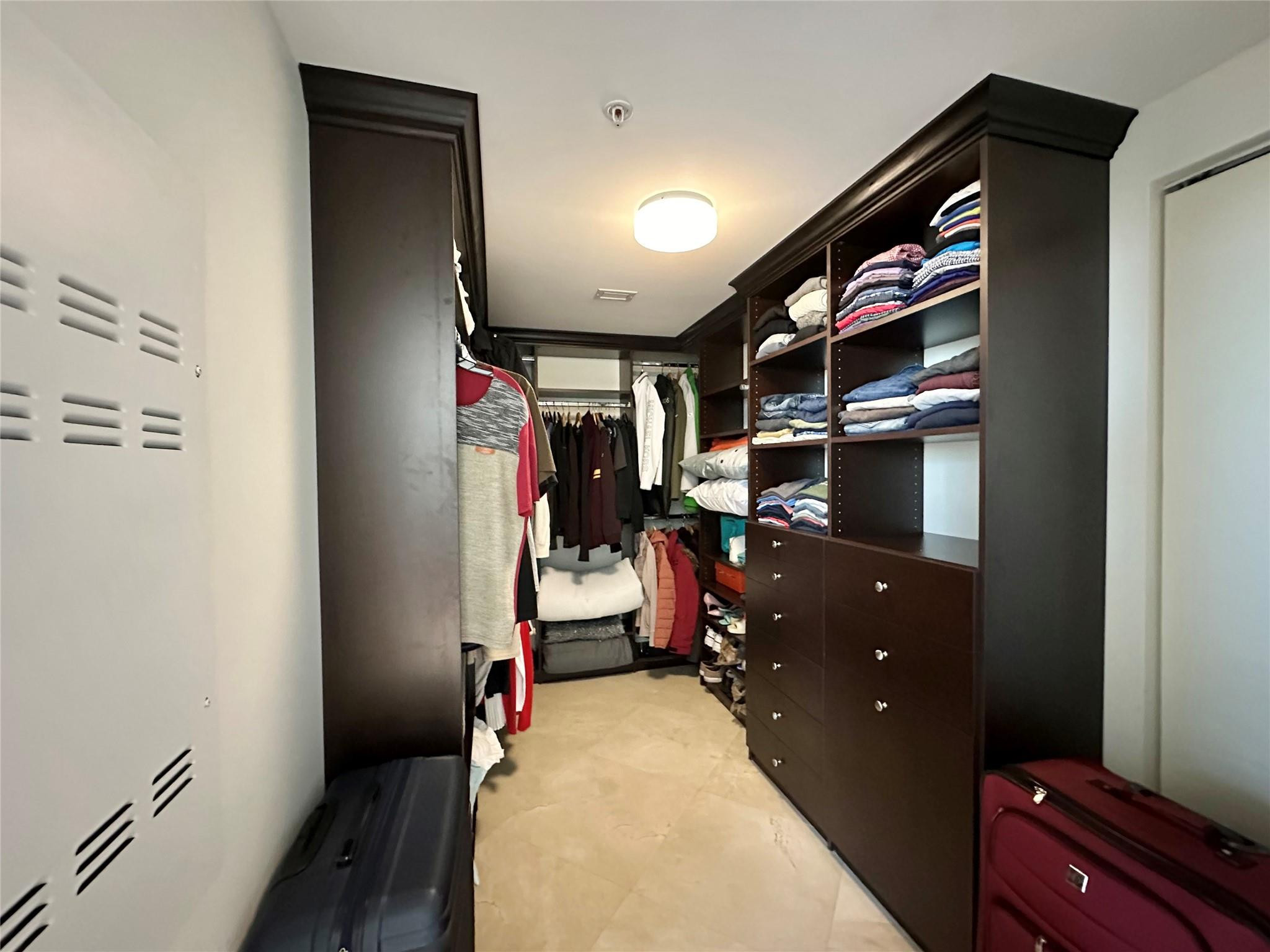 TRUMP ROYALE CONDO - Residential Lease