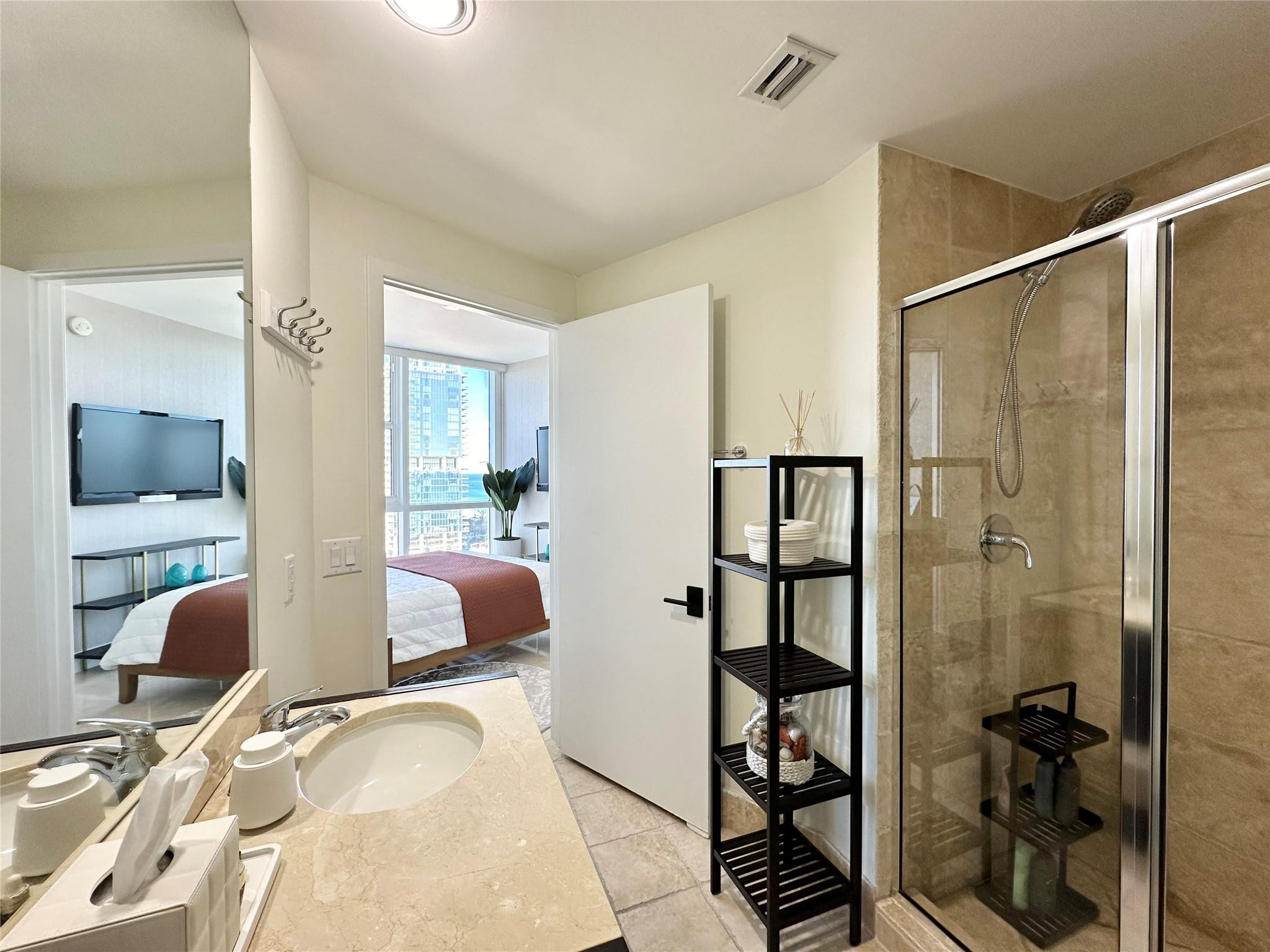 TRUMP ROYALE CONDO - Residential Lease