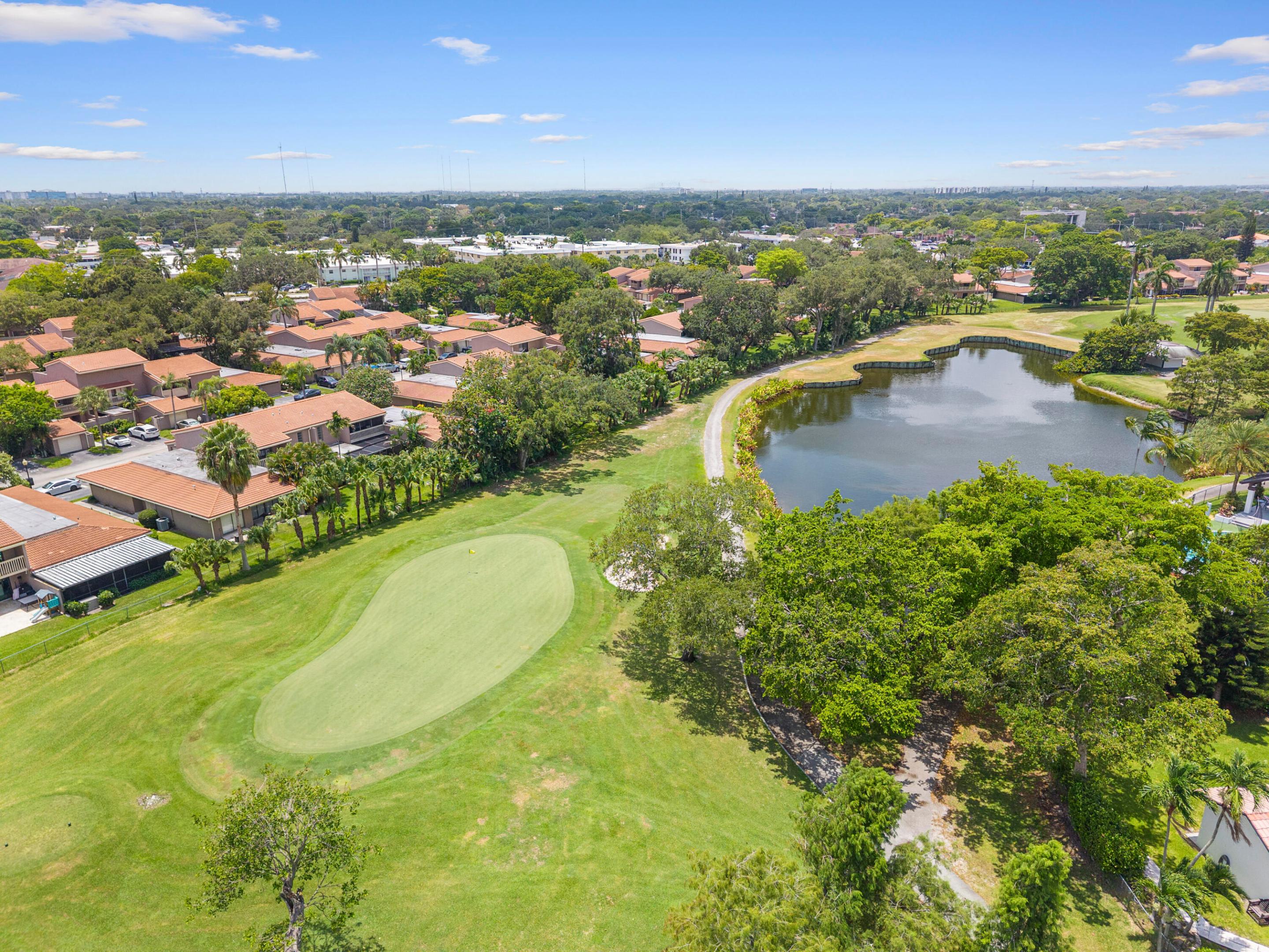 THE TOWNHOUSES OF EMERALD HILLS - Residential