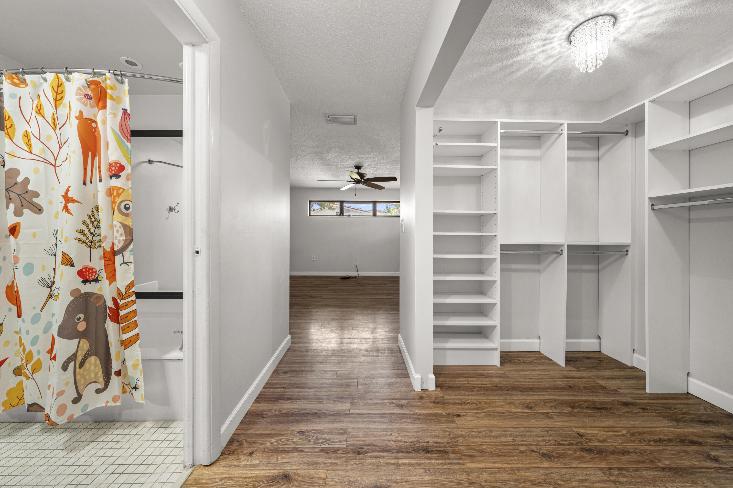 THE TOWNHOUSES OF EMERALD HILLS - Residential