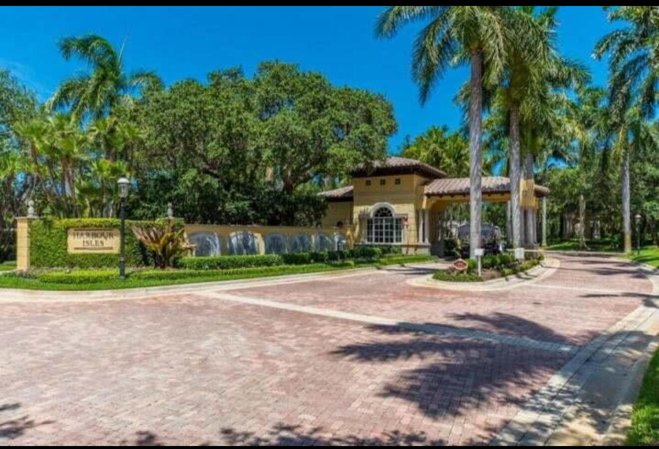 HARBOUR ISLES - Residential