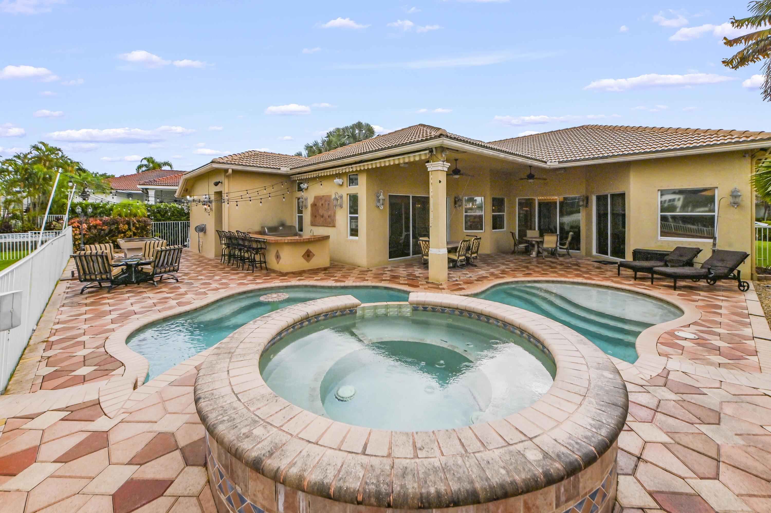 ISLES AT WELLINGTON - Residential