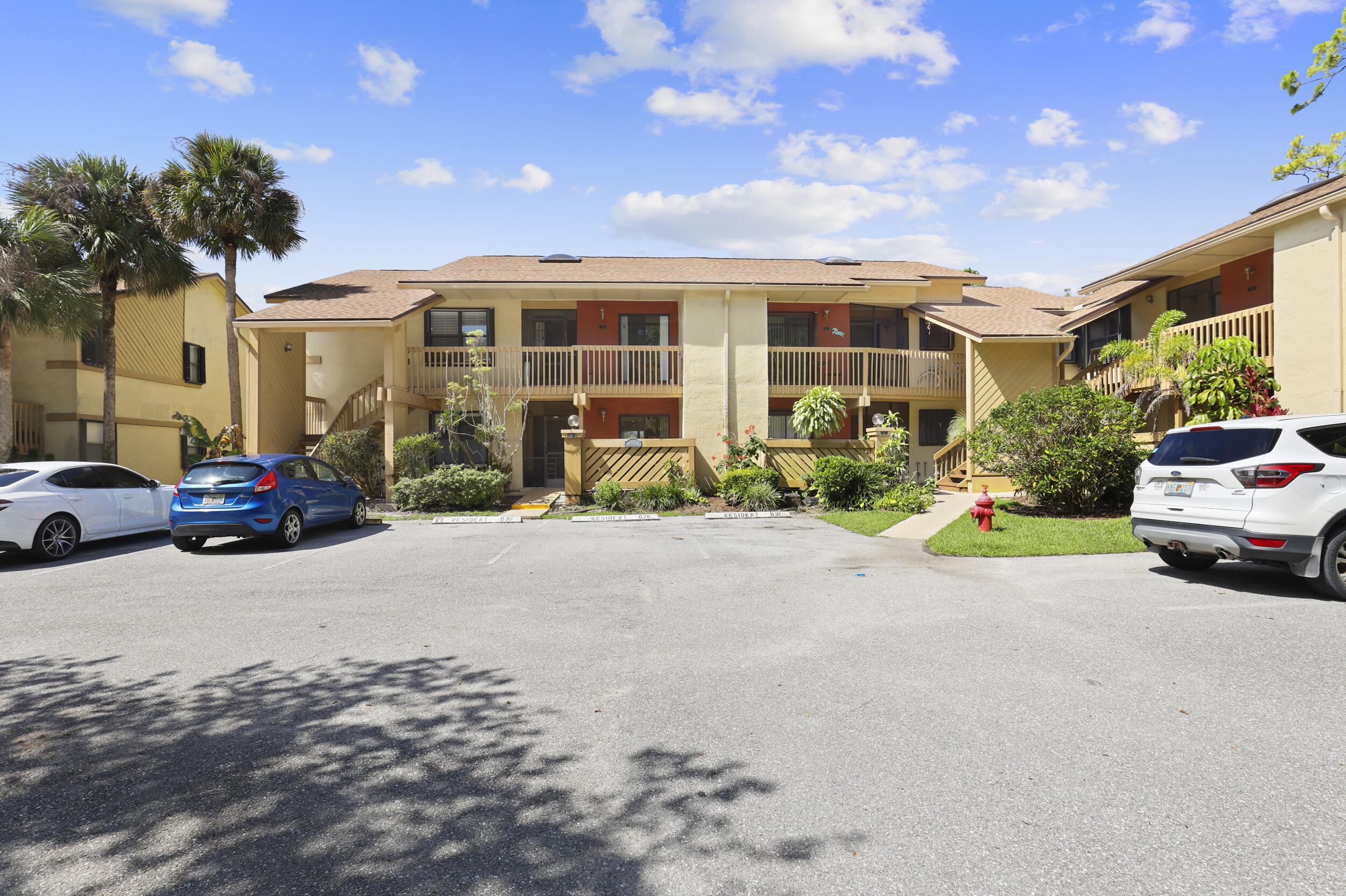Enjoy the ultimate Wellington lifestyle in this spacious, centralized 3-bedroom, 2-bathroom condo. Nestled in the serene, park-like community of Sheffield Woods, this home features an open-concept layout with vaulted ceilings, a large primary suite with a Roman tub, and a private screened balcony overlooking lush greenery.Located minutes from world-class equestrian venues (WEF & Polo), top-rated schools, and The Mall at Wellington Green. Residents enjoy a peaceful atmosphere with access to a community pool, clubhouse, and nature trails. Perfect for year-round living or a seasonal retreat. Pet-friendly and move-in ready!