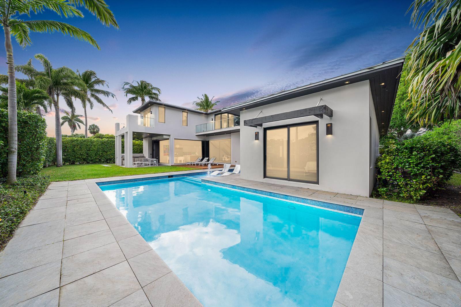 BAY COLONY - Residential