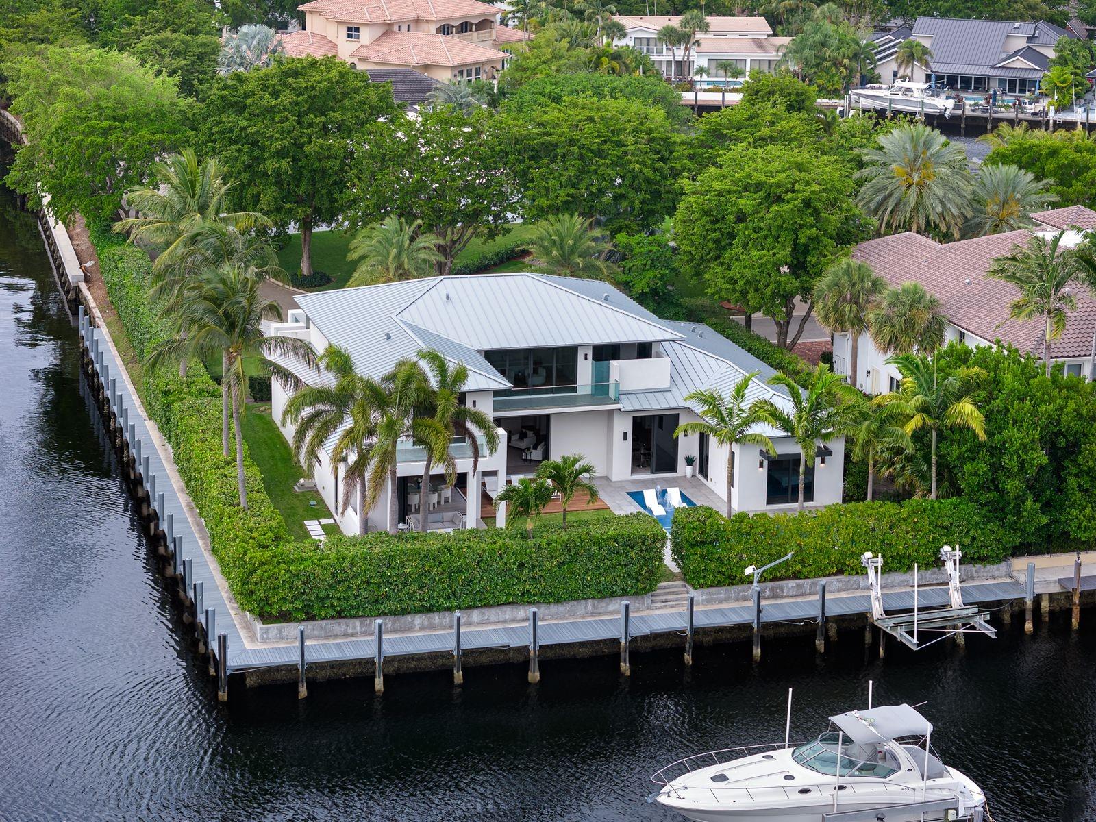 BAY COLONY - Residential