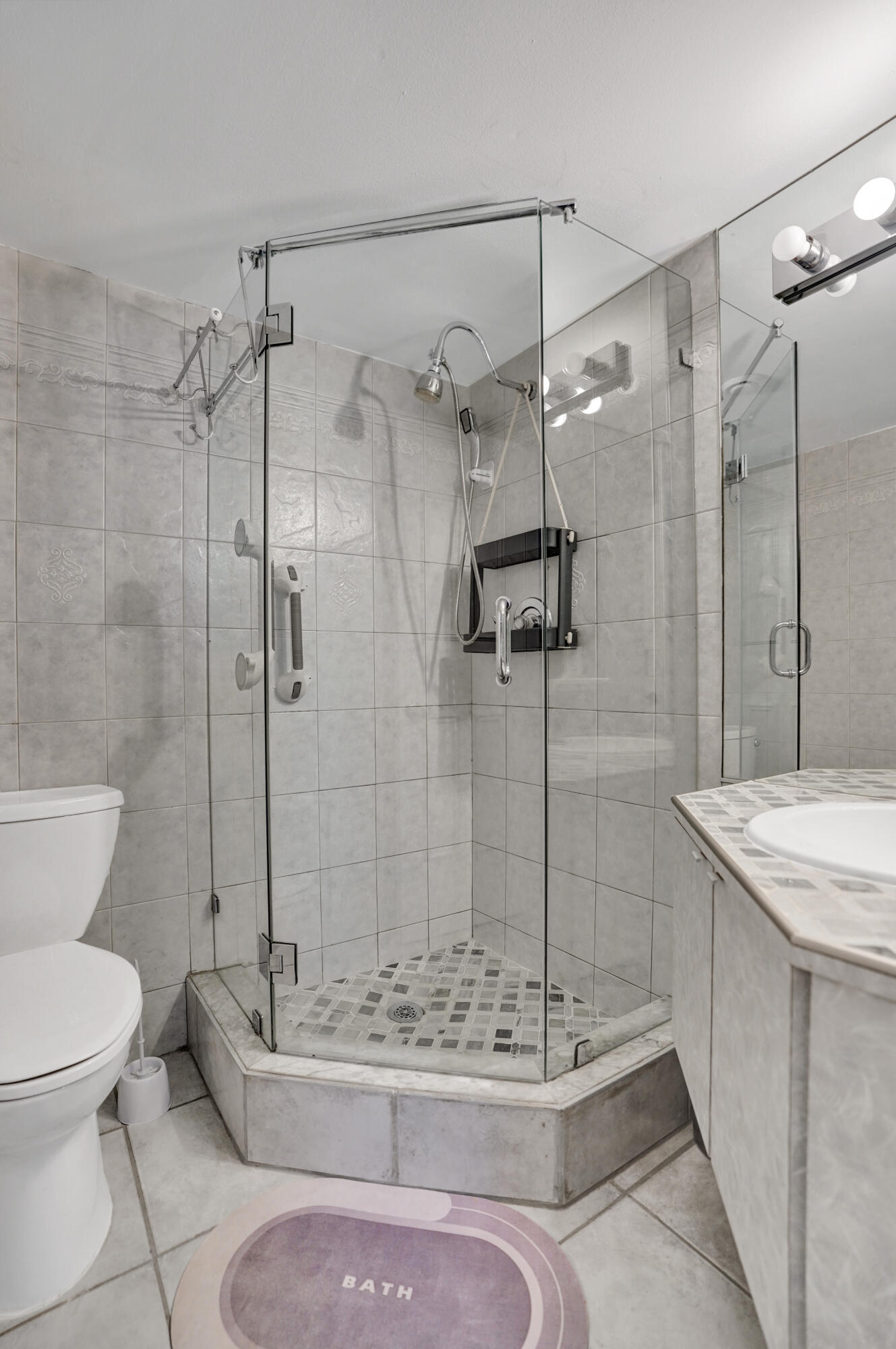 DELPHI TOWERS CONDO - Residential Lease