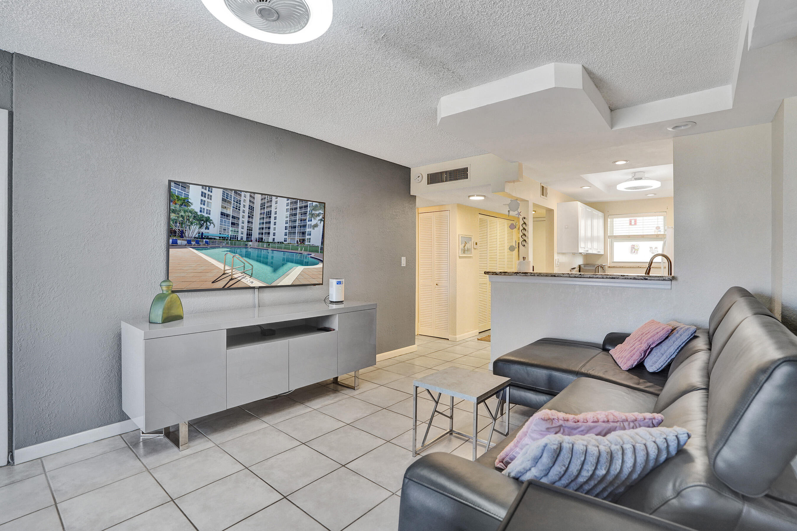 DELPHI TOWERS CONDO - Residential Lease