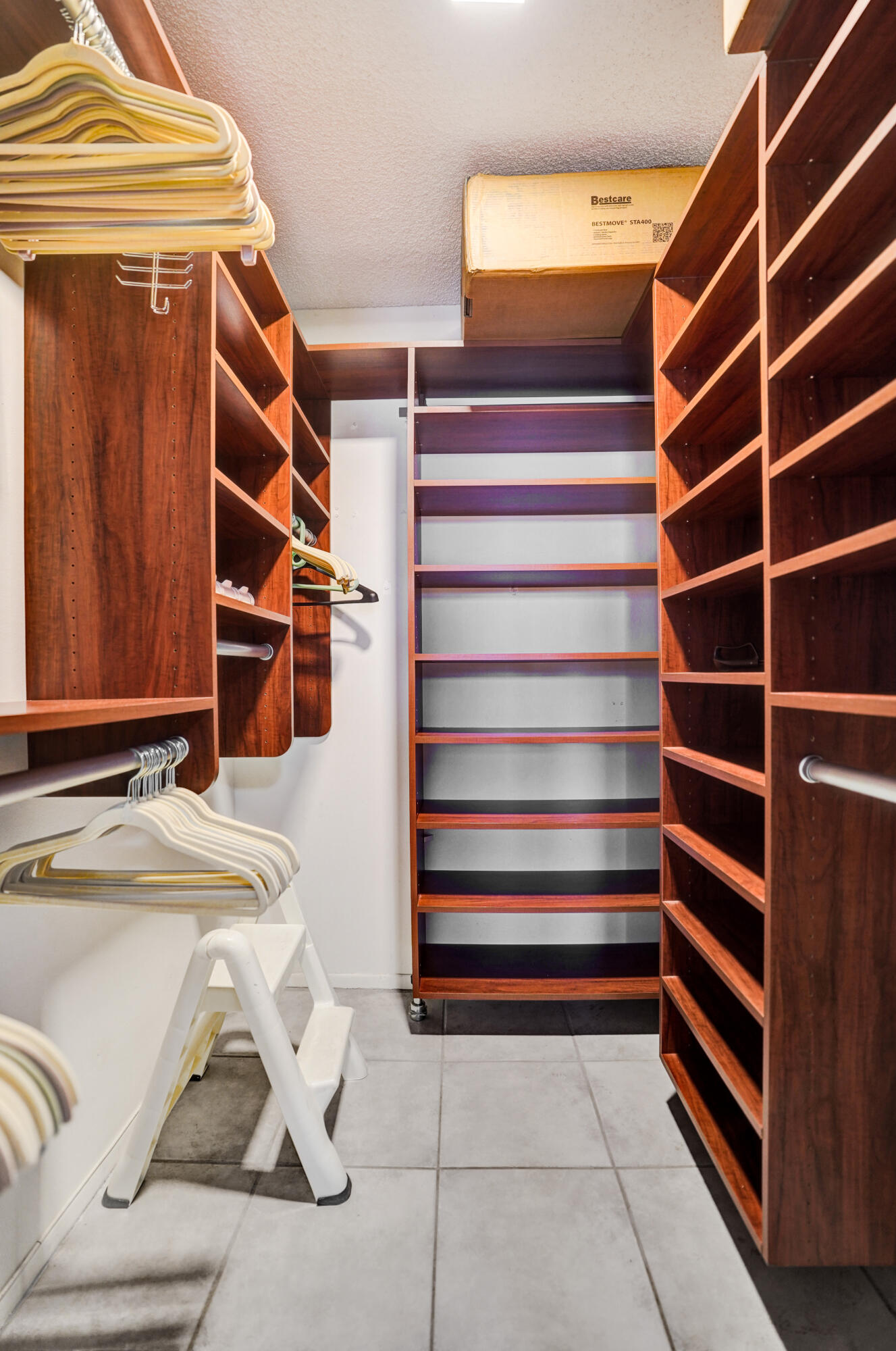 DELPHI TOWERS CONDO - Residential Lease