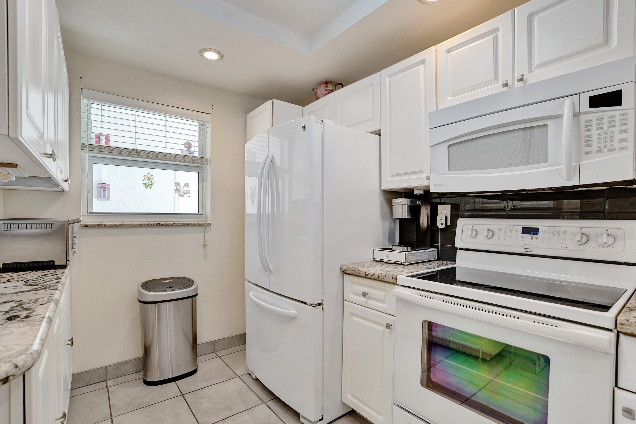 DELPHI TOWERS CONDO - Residential Lease