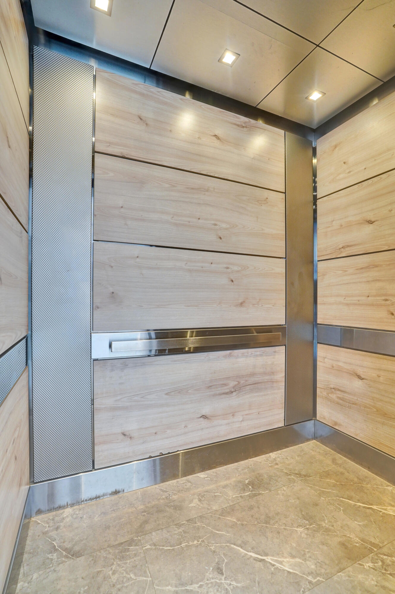 DELPHI TOWERS CONDO - Residential Lease