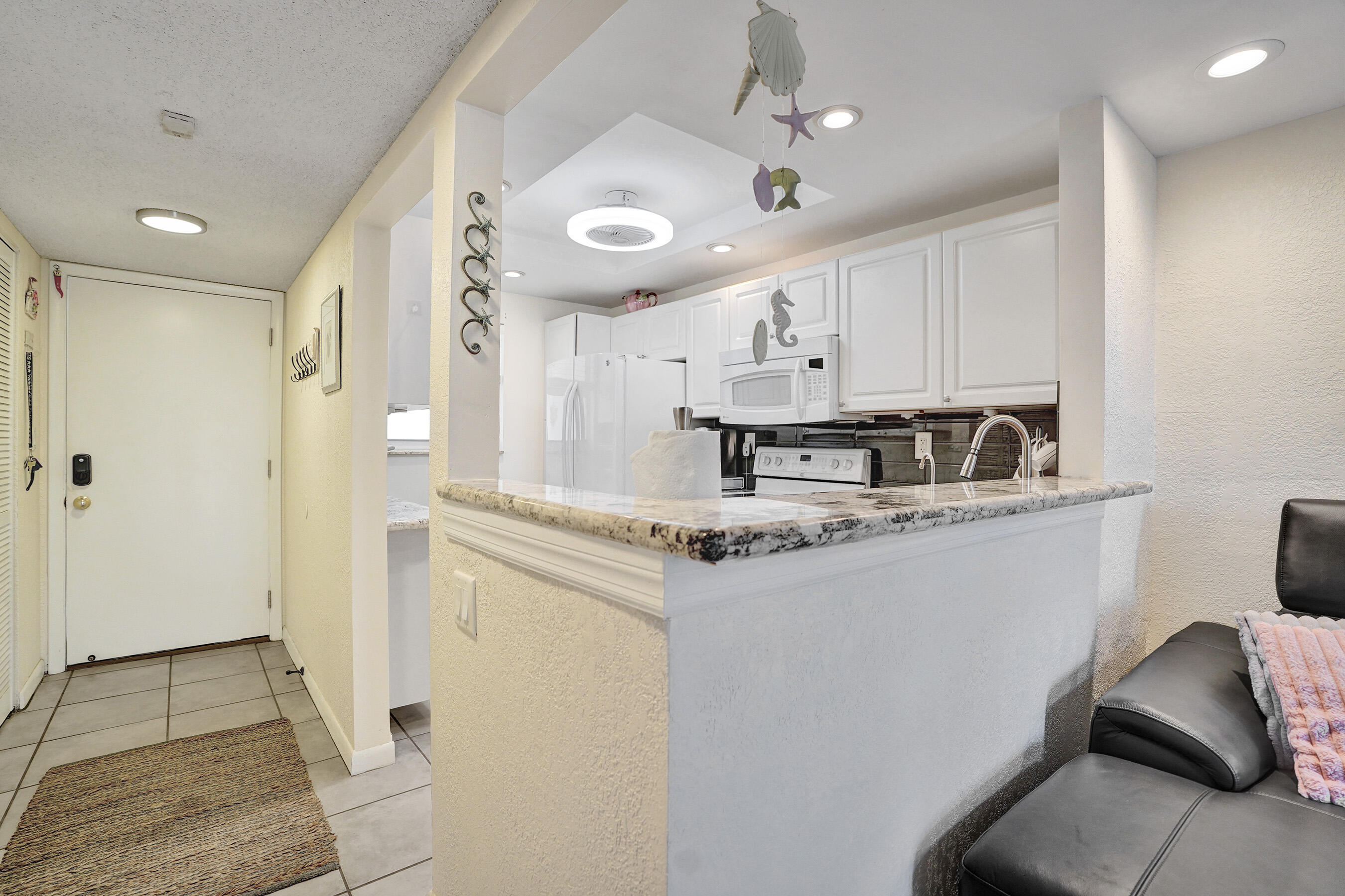 DELPHI TOWERS CONDO - Residential Lease