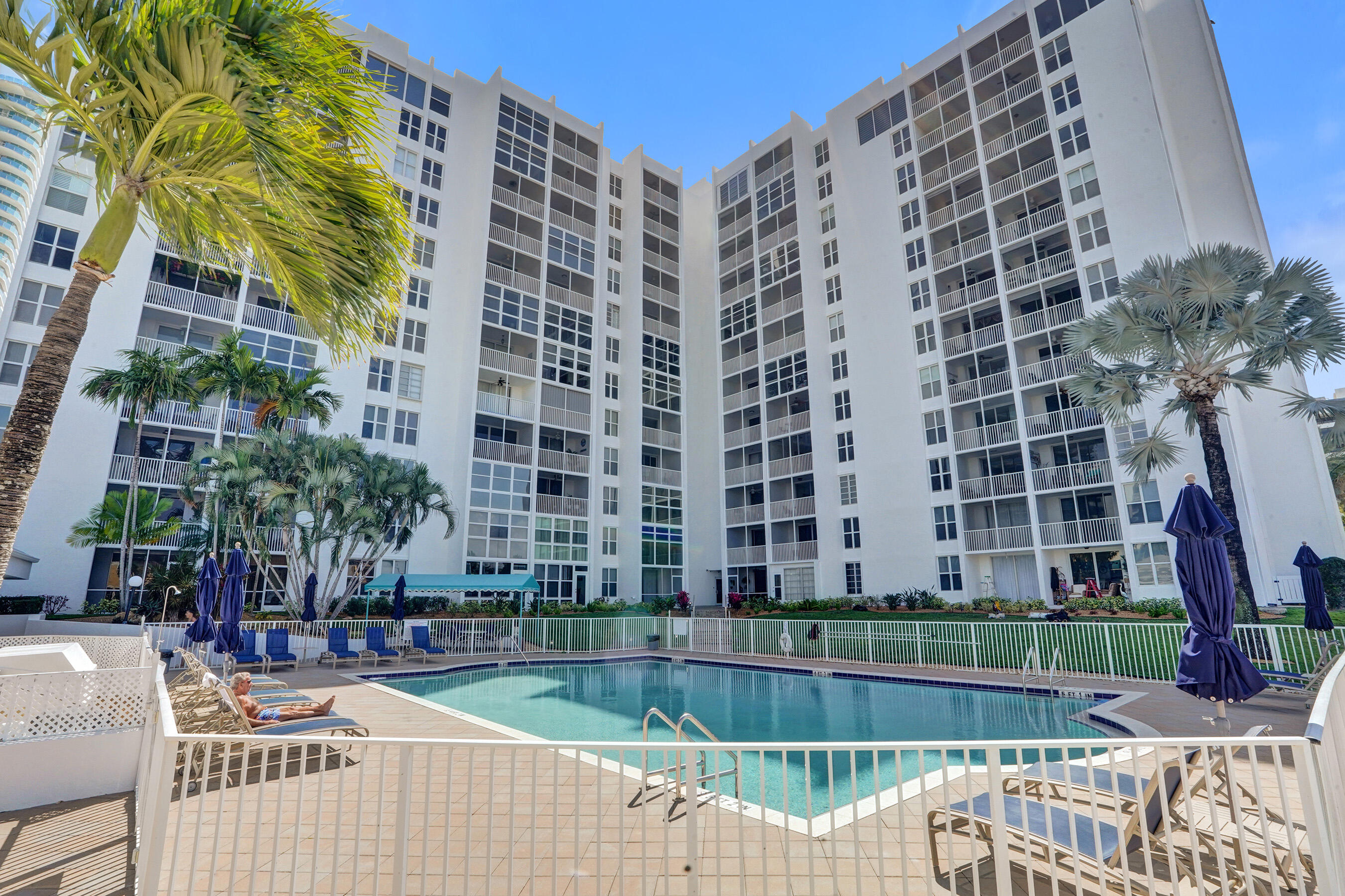 DELPHI TOWERS CONDO - Residential Lease