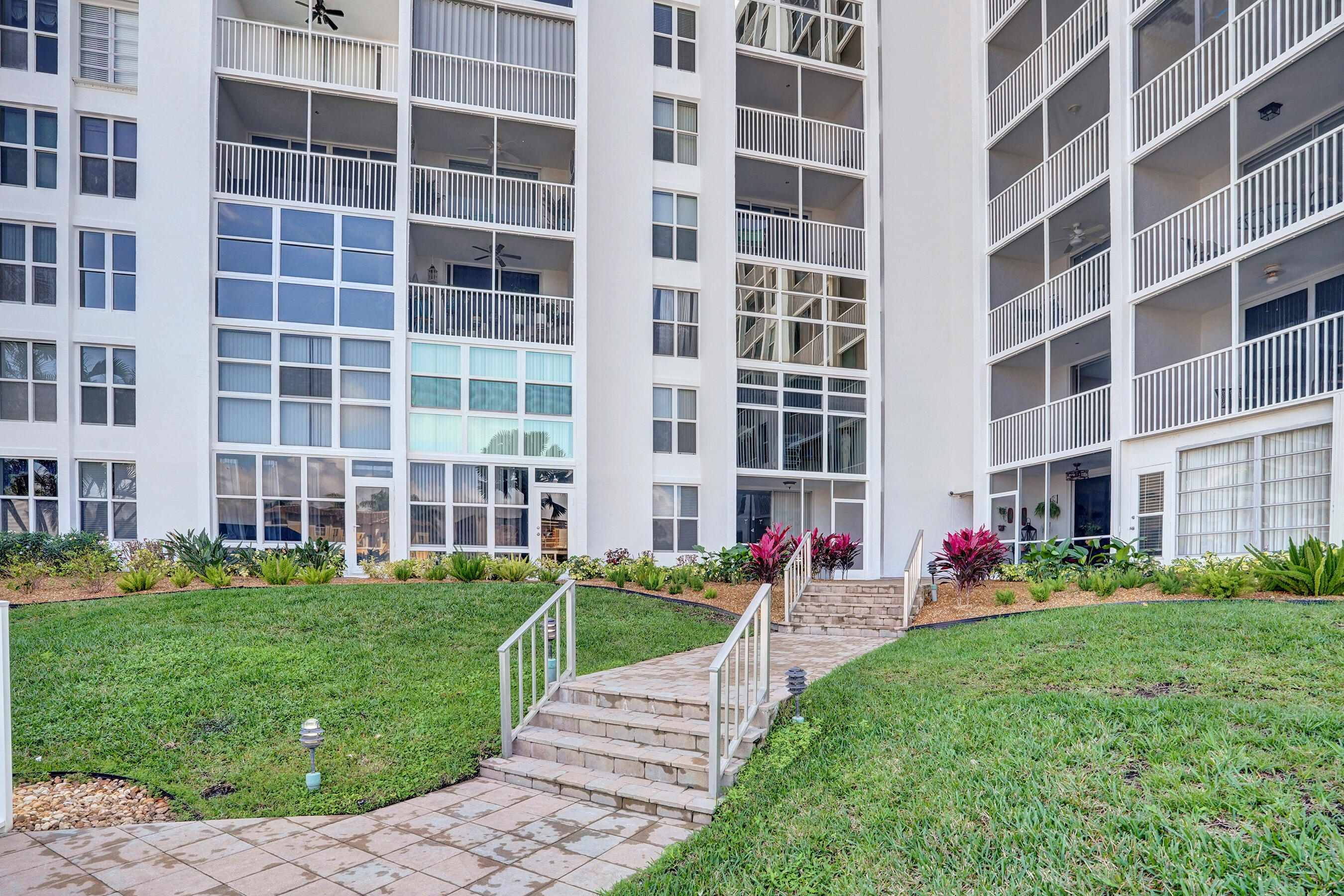 DELPHI TOWERS CONDO - Residential Lease